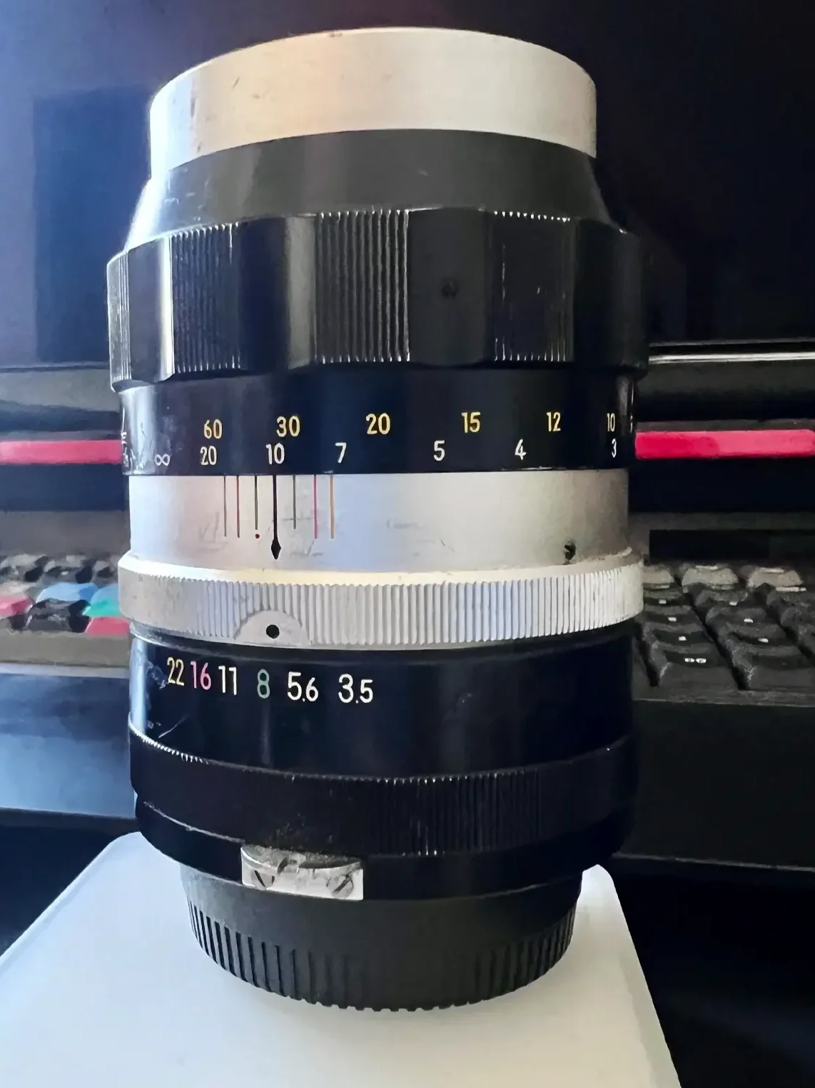 Exploring Vintage Nikon 135mm Lens in Ueno Market