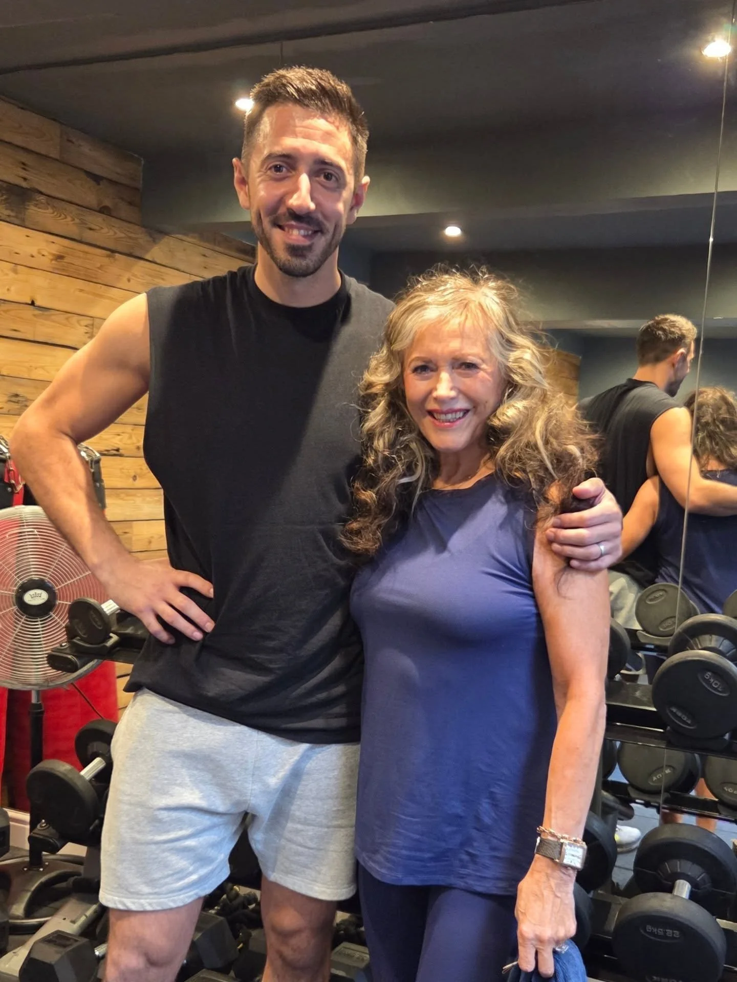 Meet Sue. 77 years old and has been training with us since day 1 and holds the current gym record with a 4 minute hollow hold 😳 Can you beat Sue's record?