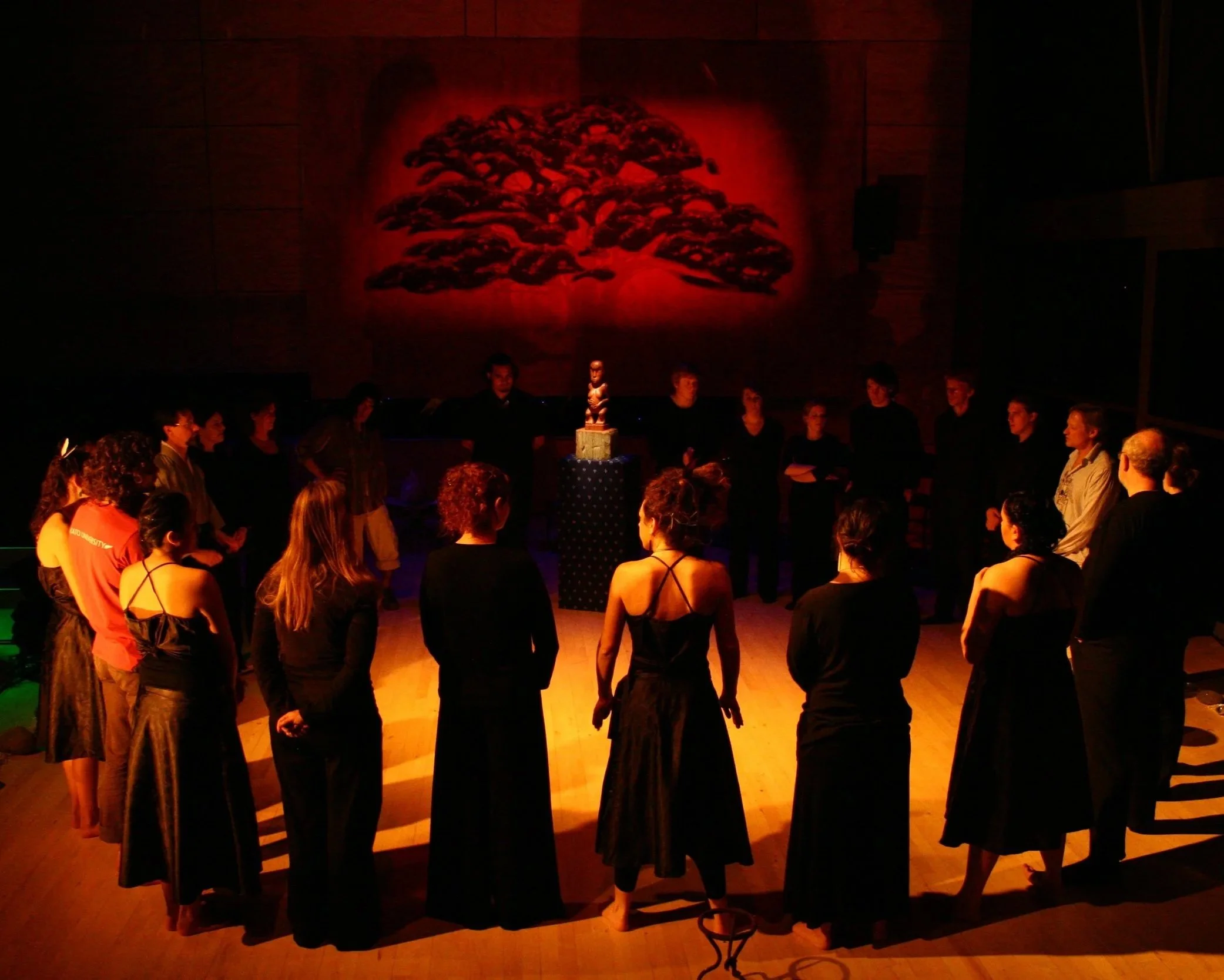 Karakia+in+preparation+for+performance+University+of+Waikato+2008.jpg