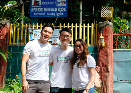 Part of the team arrive Hipodromo Elementary School for the Cebu Impact Project. Presidio Education®, 2018