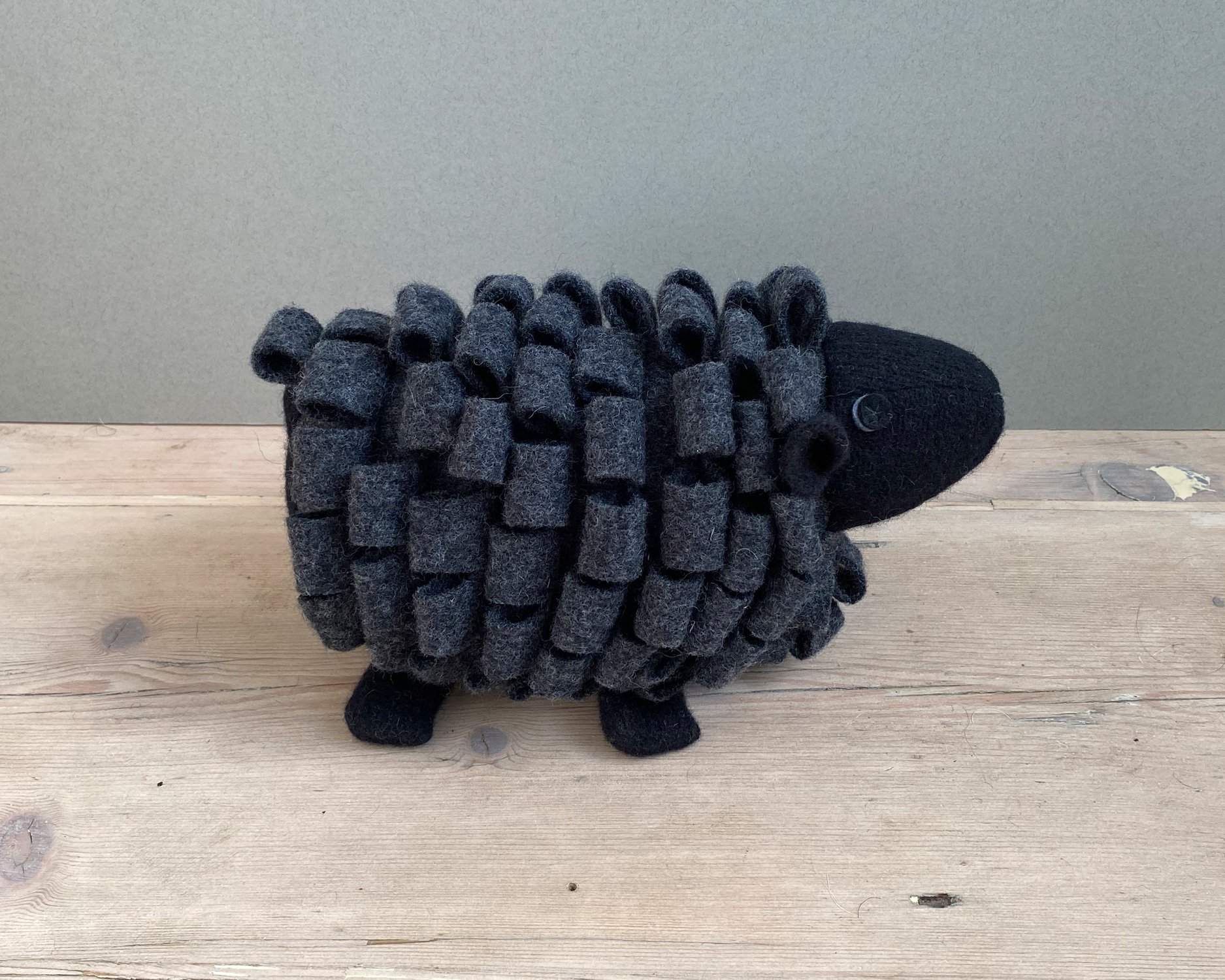 small-sheep-6-black.jpg