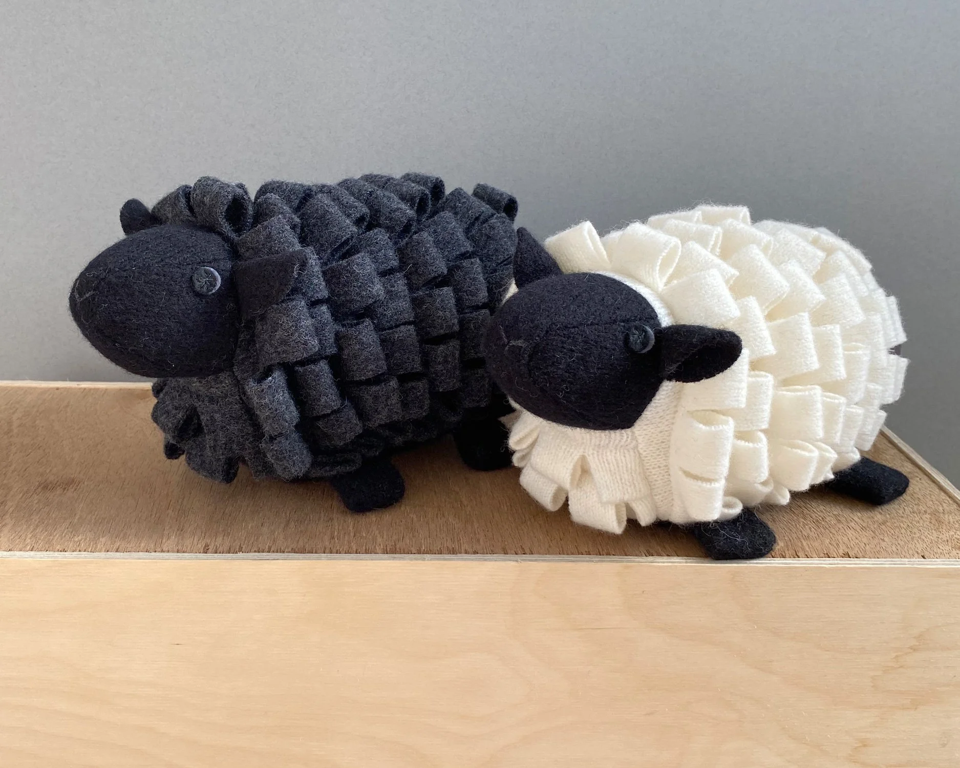 small-sheep-5-black.jpg