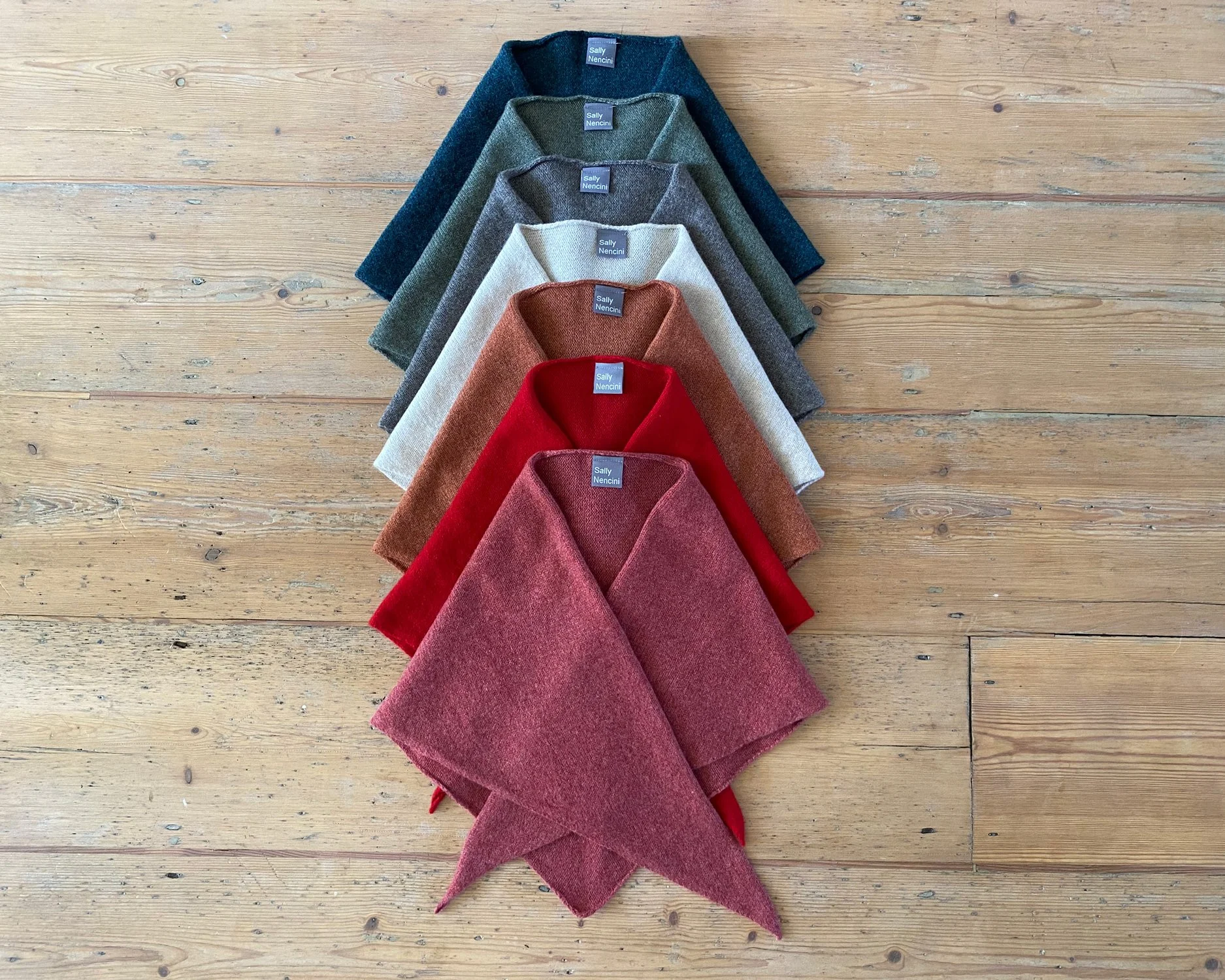 Lambswool Triangle Neck Scarf - Plain