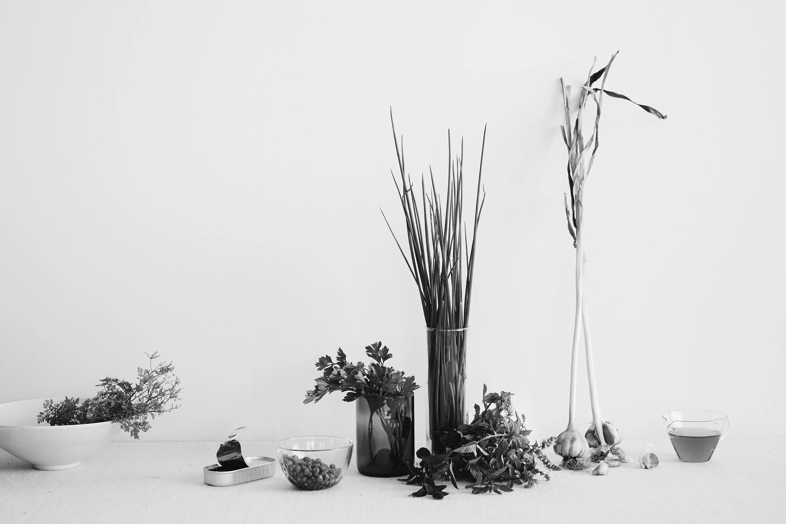 1-TheEssentials_GreenSauce_046_BW.jpg