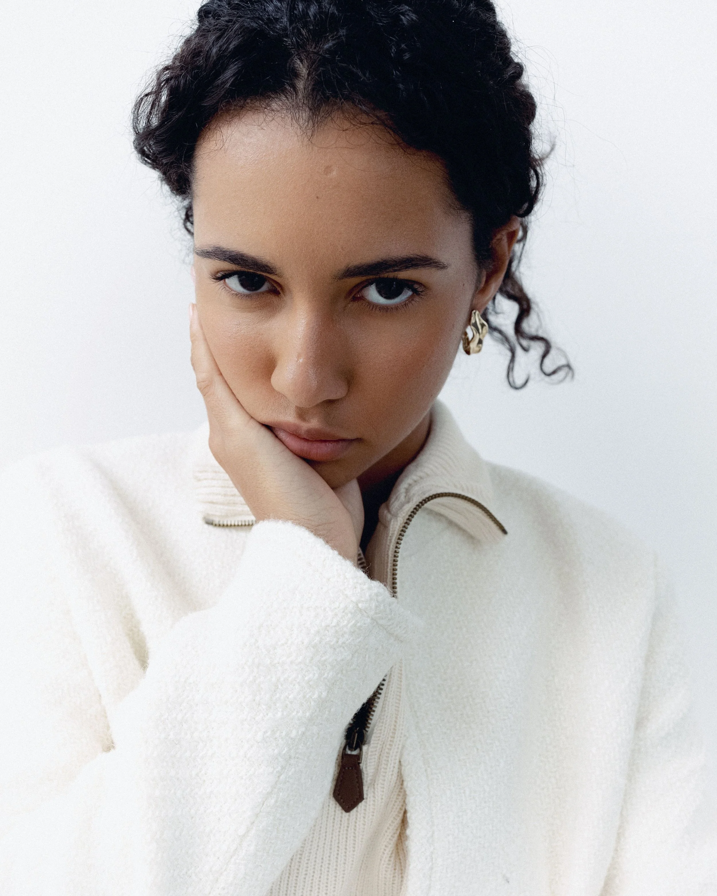 4-celine-marillat-main-book.jpg