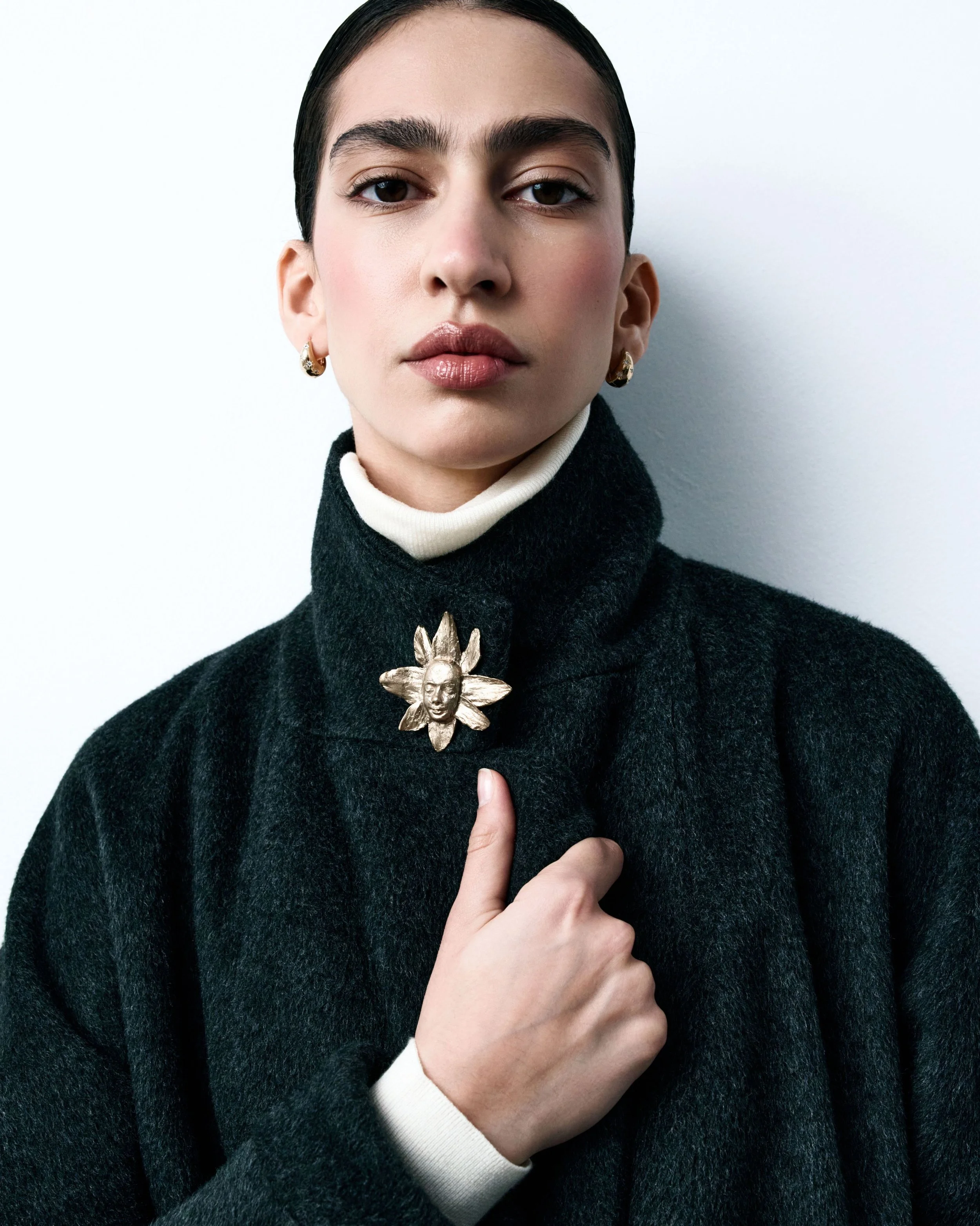 156-eva-nikogosiyan-main-book.jpg