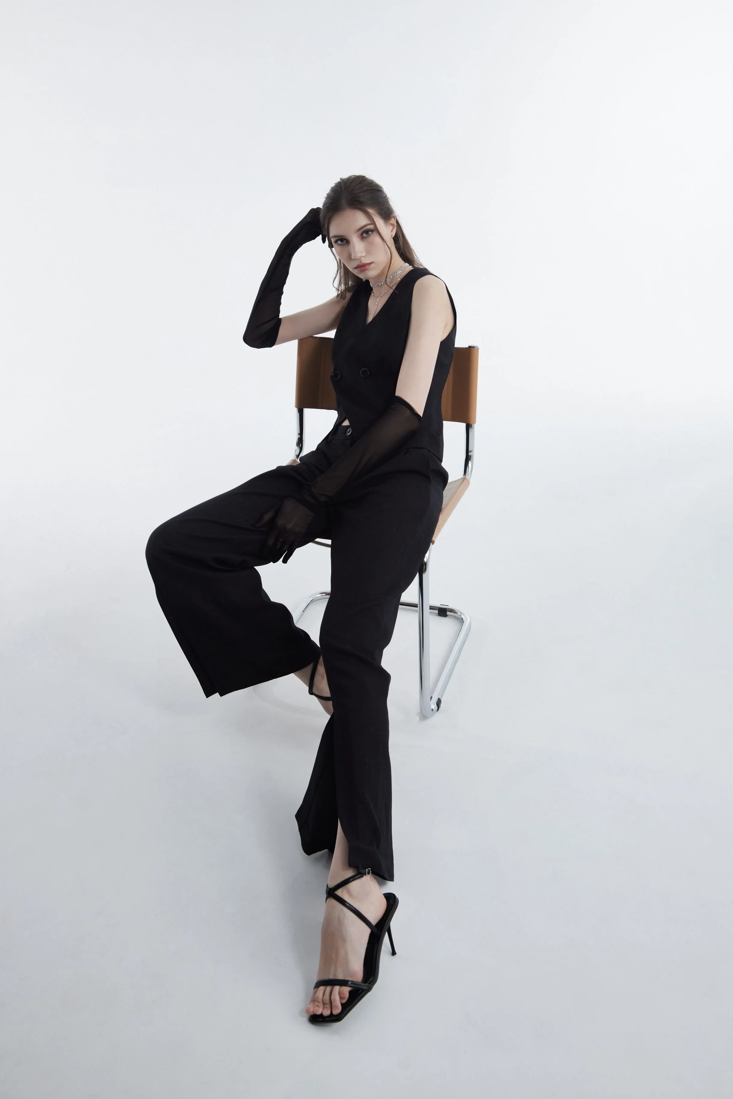 25-eliza-main-book-jeel-management.jpg