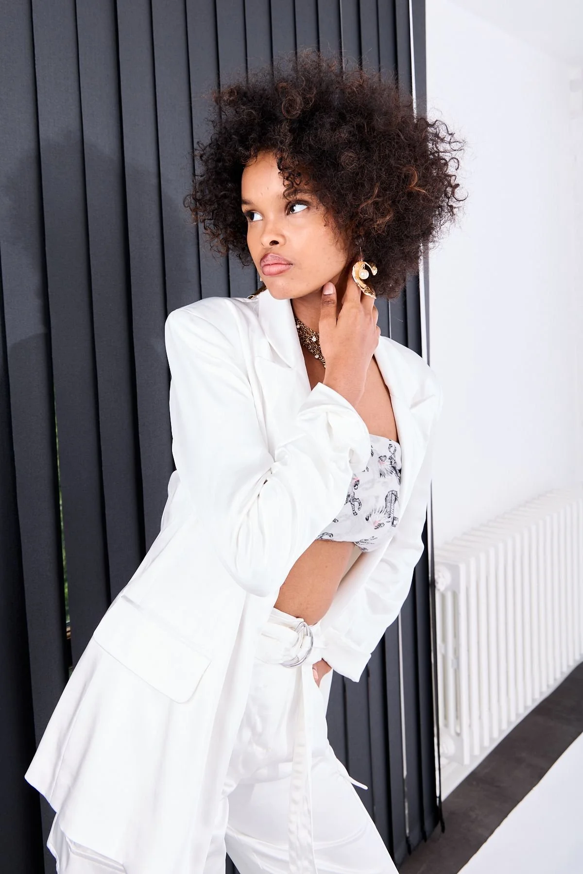 21-mouna-m-main-book-jeel-management.jpg