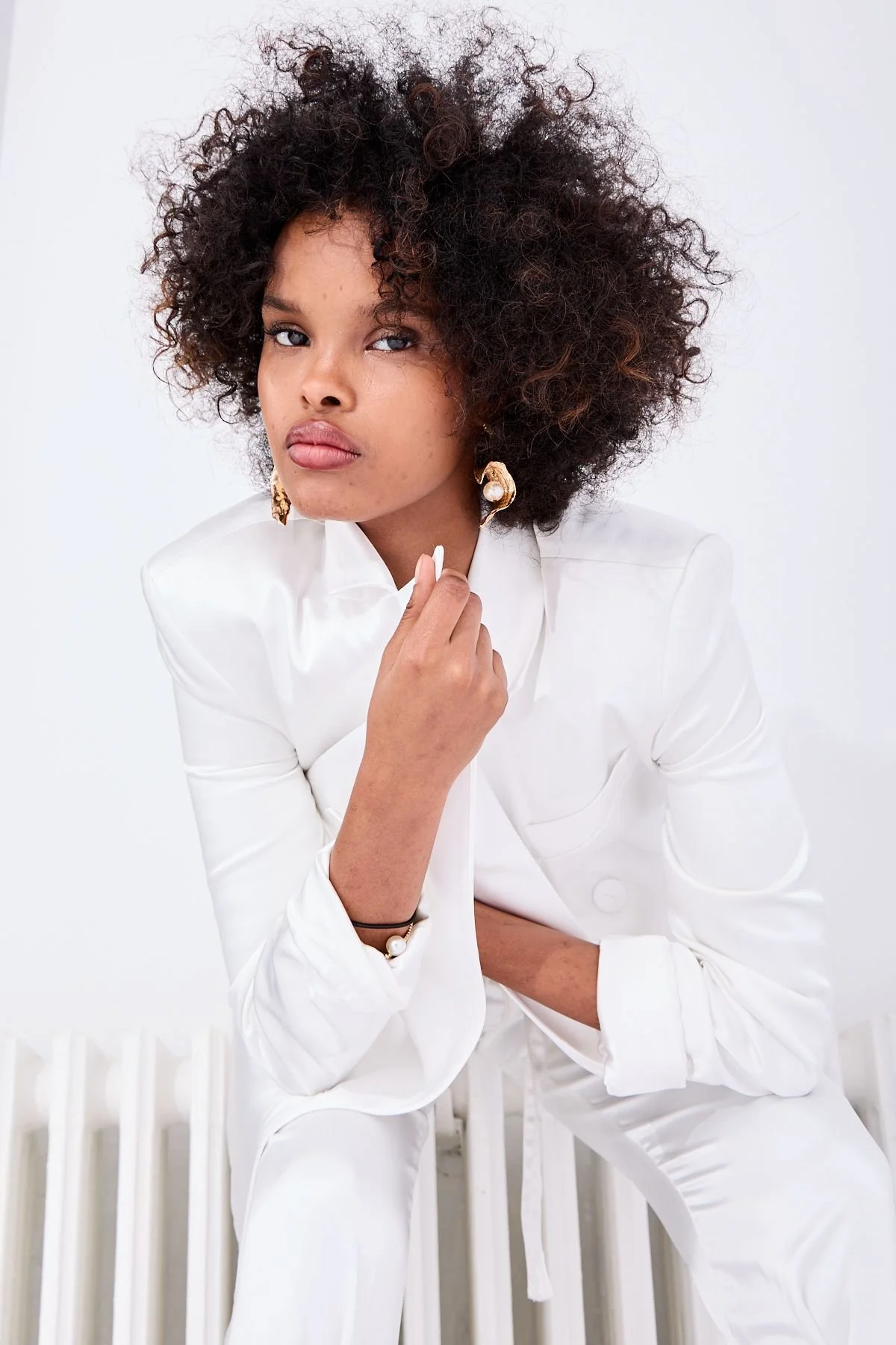 36-mouna-m-main-book-jeel-management.jpg