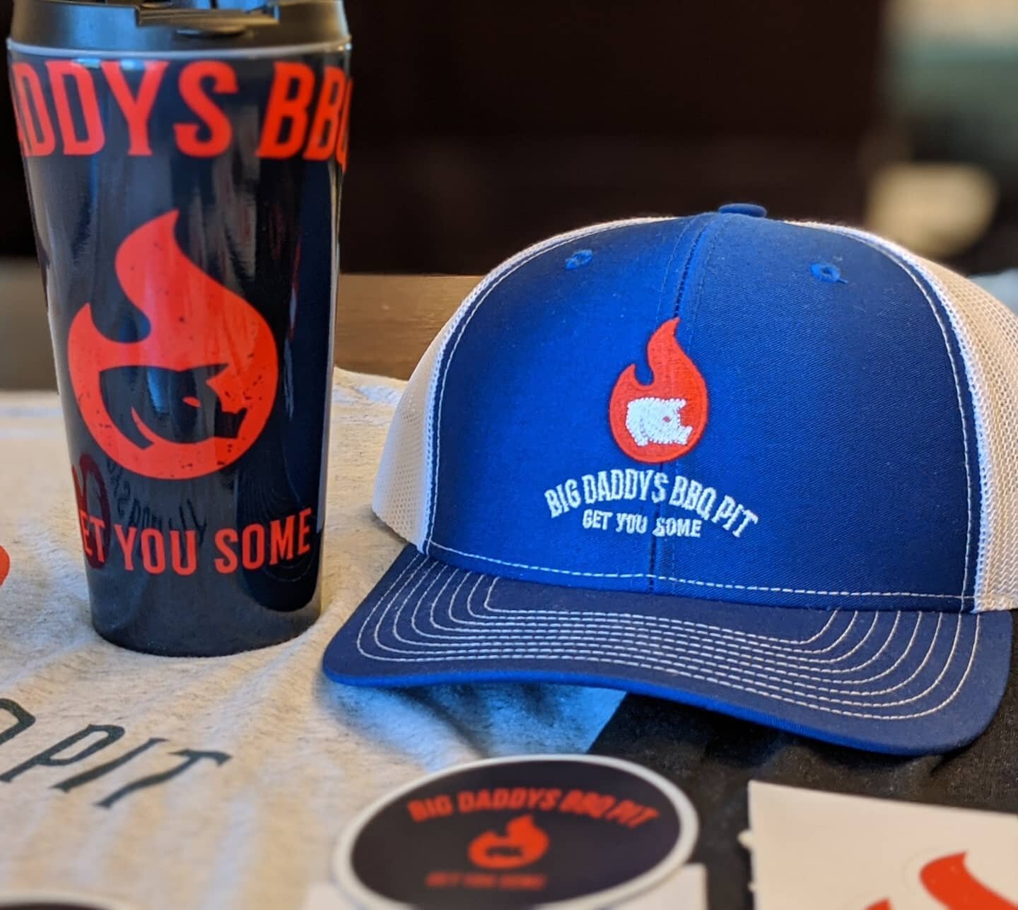 It's contest time, folks!! As a thank you for reaching 1,000 followers, we'd like to give a little something back! 🙌🏻
.
1st prize: A Big Daddys BBQ hat and travel mug
2nd prize: A Big Daddys BBQ Pit shirt
3rd prize: A Big Daddys BBQ Pit sticker and