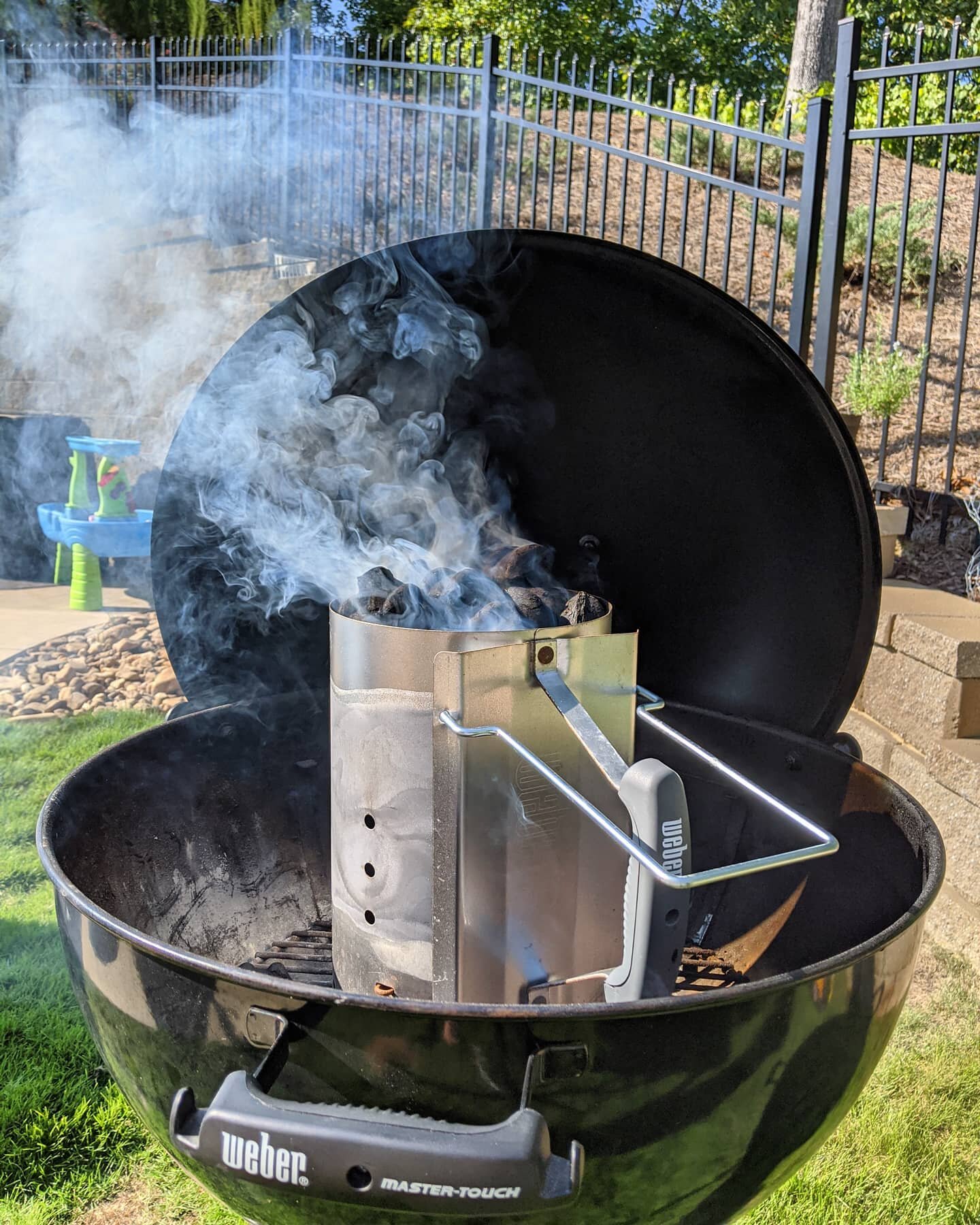 Well, I may have told my wife I wouldn't buy another cooker, but here we are. 🤣🔥🤷🏻&zwj;♂️
.
.
.
#Weber #WeberGrill #PoolsideBBQ #BBQFamily #Foodie #Barbeque #GrillinAndChillin #GrillMarks #GrillingSeason #GrilledSteak #SmokedMeat #SlowAndLow #Rev