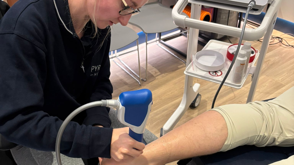 shockwave therapy being used on achilles tendinopathy