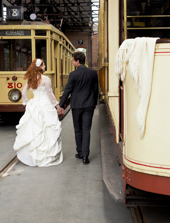 fotodelray_wedding_denhaag_tram.jpg