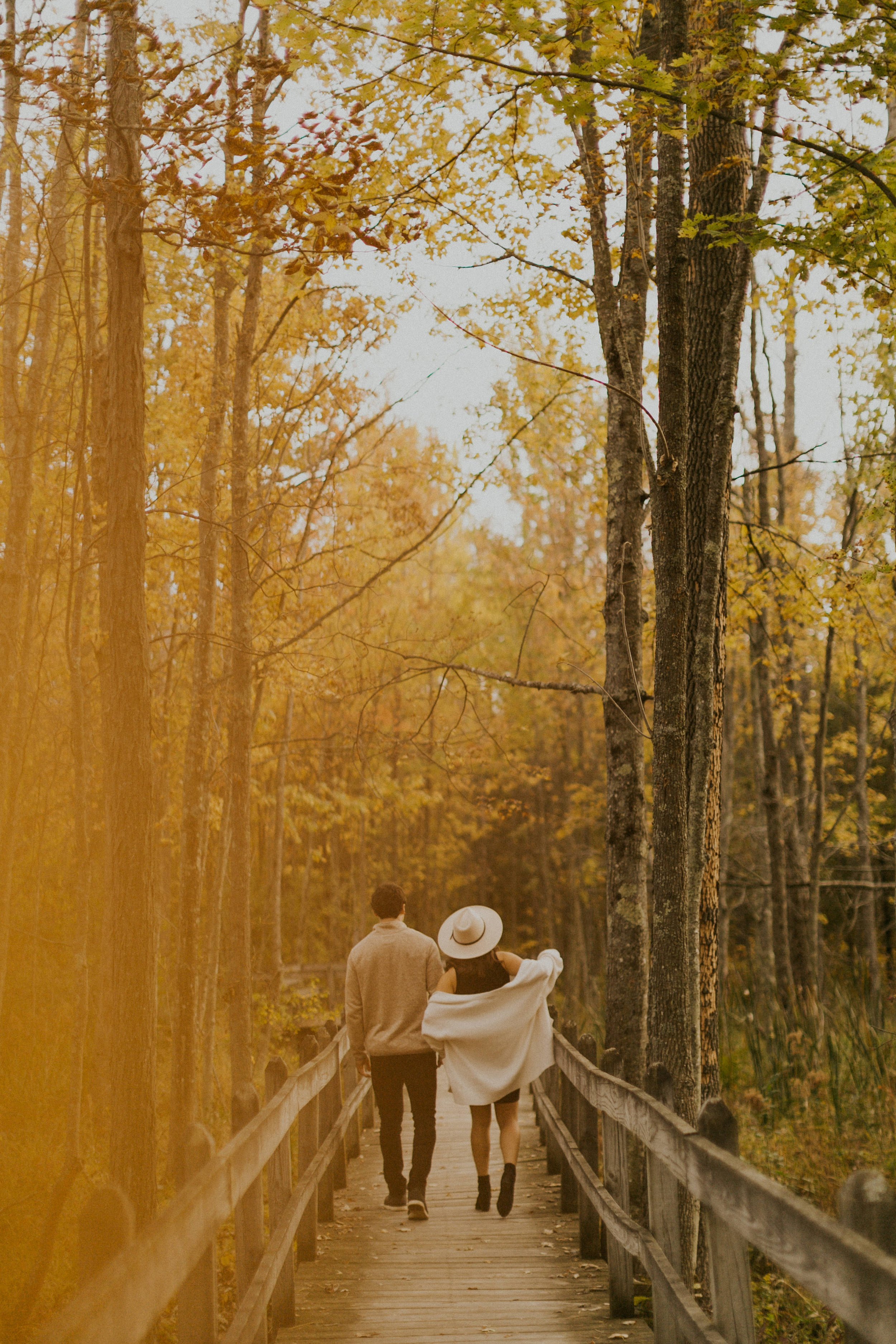 finger-lakes-fall-couples-photoshoot-emilee-carpenter-photography-2.JPG