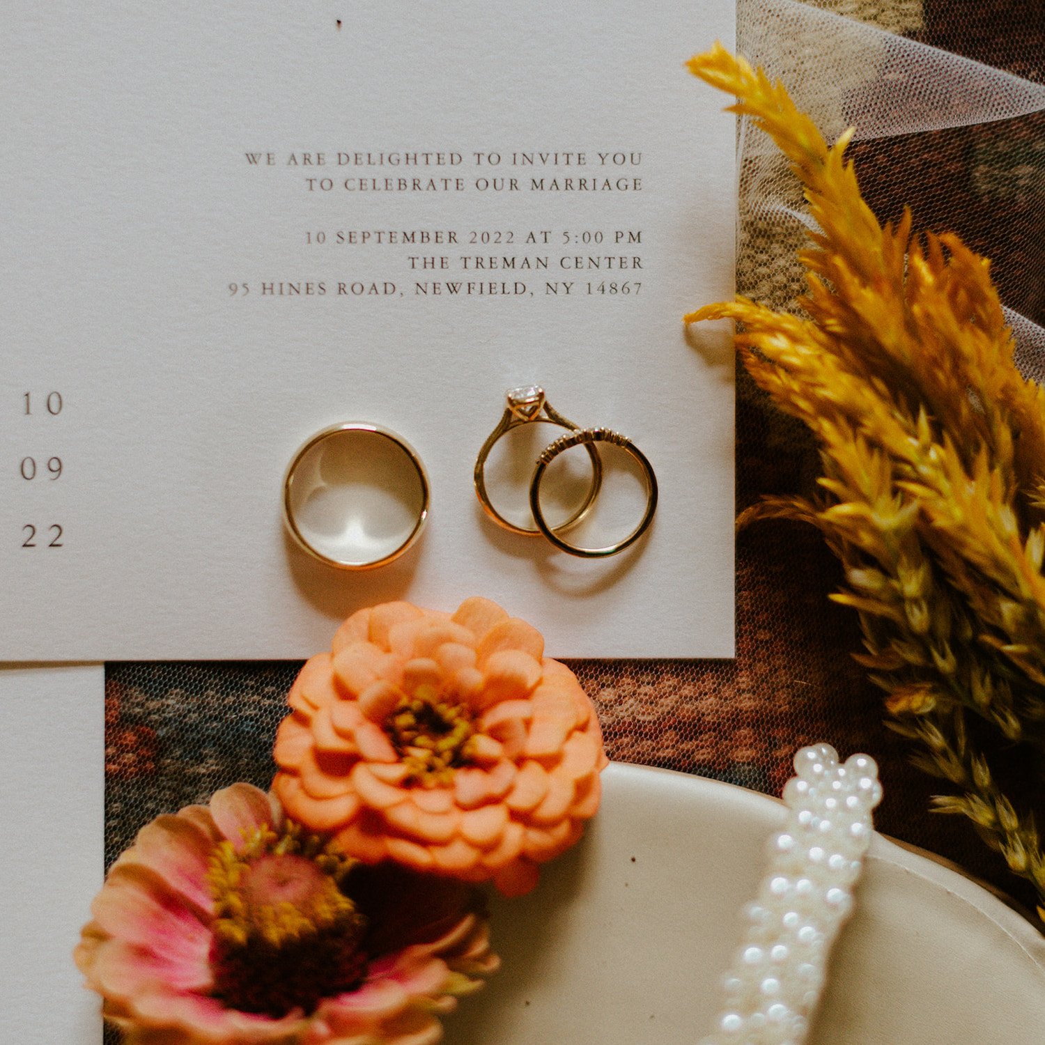 rings-invitation-5-tips-seamless-wedding-day-timeline-emilee-carpenter-photography.jpg