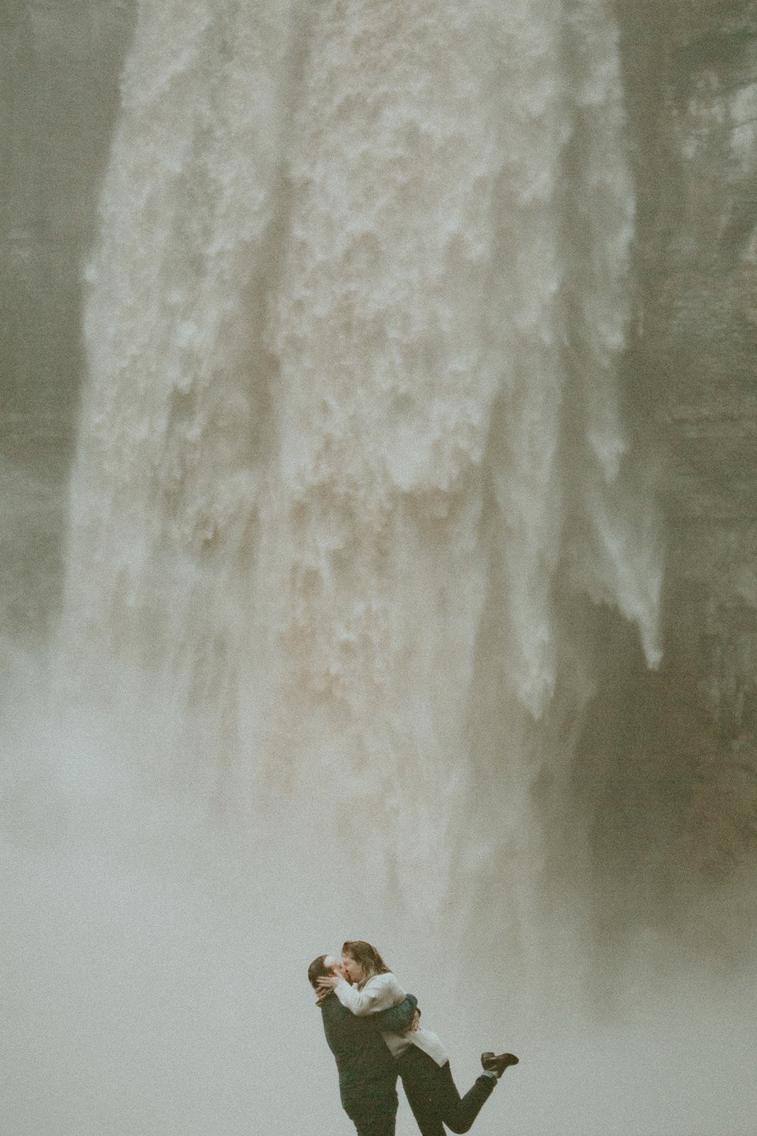 Taughannock-falls-engagement-shoot-ithaca-ny-emilee-carpenter-photography06.jpg