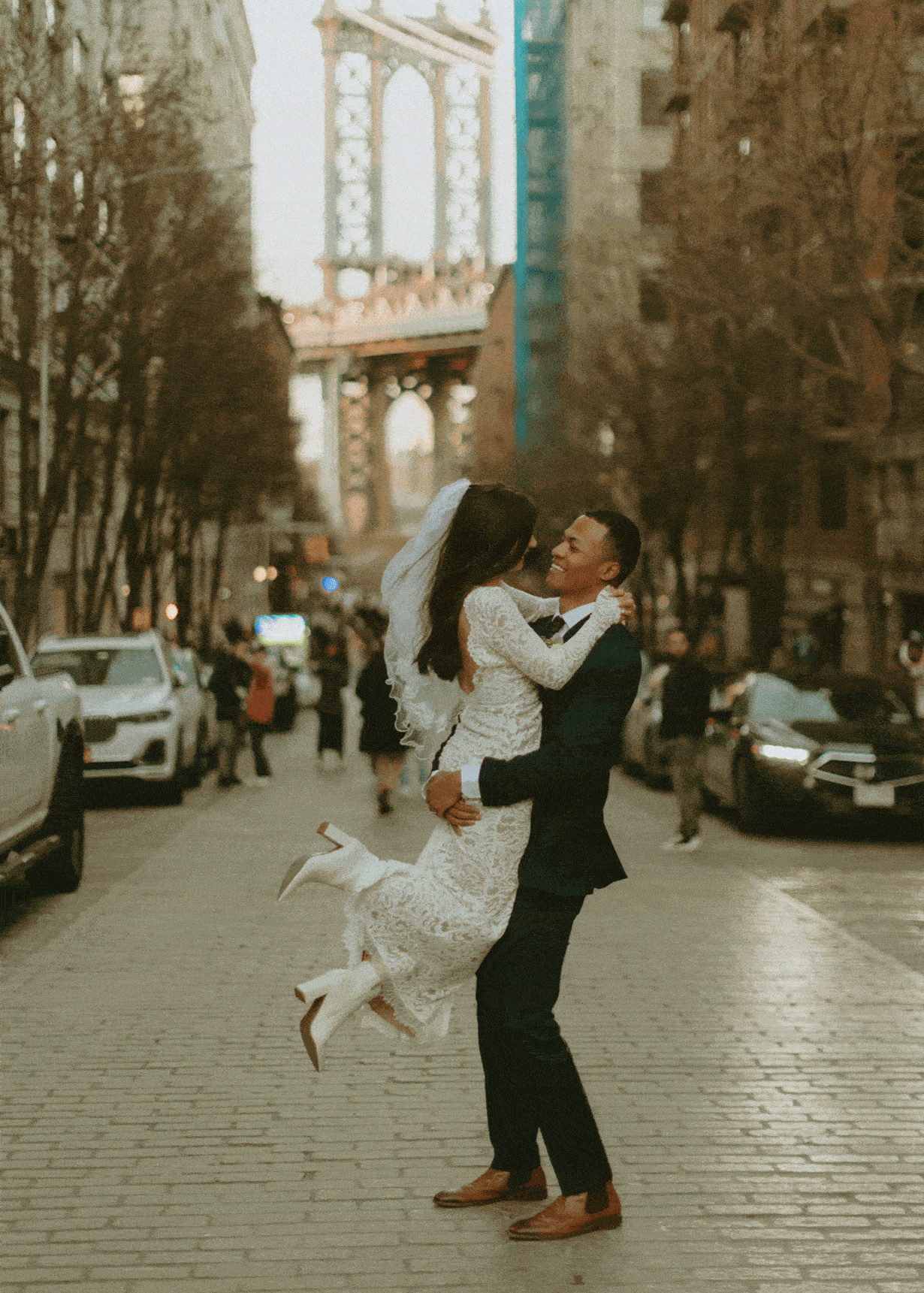 nyc-rooftop-elopement-emilee-carpenter-photography-christian-wedding-photographer-4.gif