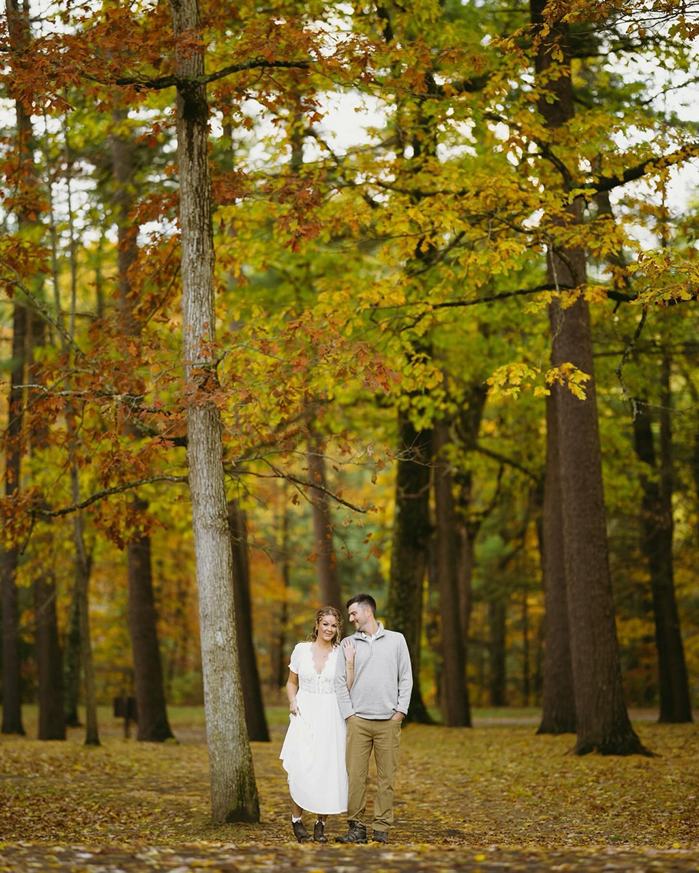 The most fun, free-spirited engagement shoot&hellip; in a gorge&hellip; in Upstate New York&hellip; underneath of waterfalls. Say less 😭🤌🏼