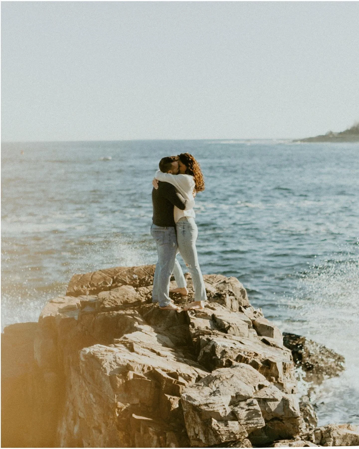 Had the time of my life running around the New England coastline for Rachel and Sam&rsquo;s engagement shoot, and lemme tell ya&mdash; York, Maine did not disappoint! 💯 

Photography has given me the one-in-a-million opportunity to travel all over t