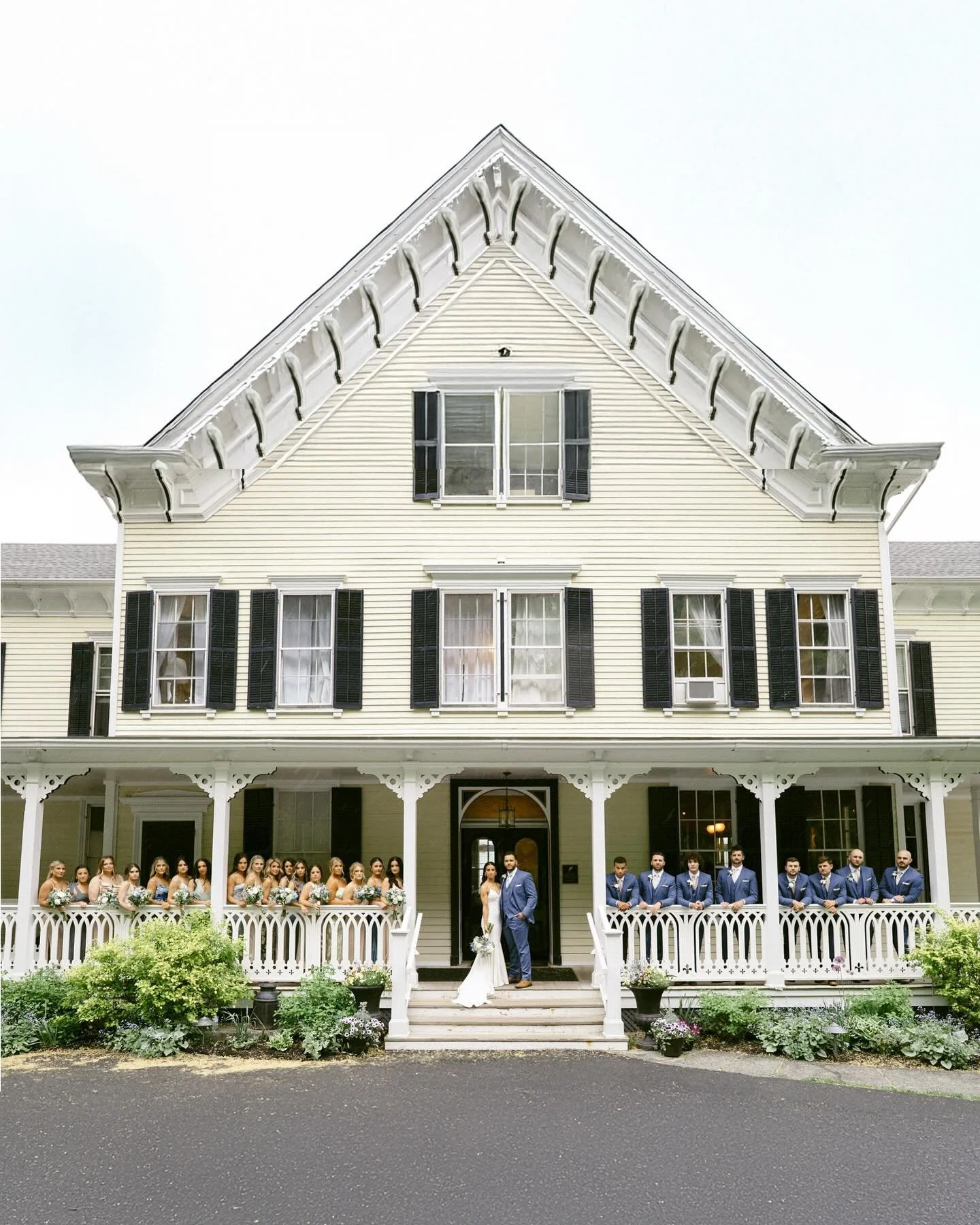 &ldquo;We&rsquo;ve got 25 people in our bridal party.&rdquo; 

Ummm&hellip; pinch me. 🤌🏼✨

Brady and Sydney&rsquo;s Upstate New York destination wedding was literally fun on *EVERY* level, but the best part for me?

Their bridal squad was L I T. 🕺