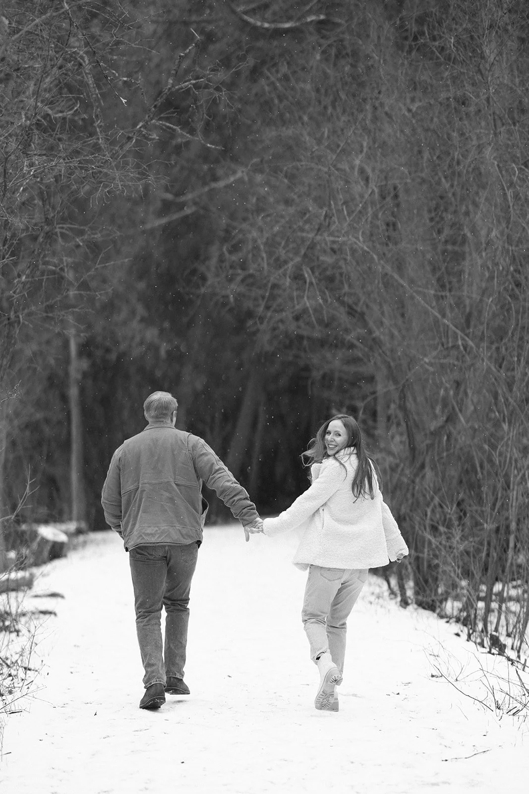 winter engagement photos dustin-taylor-green-lakes-state-park-engagement-shoot-emilee-carpenter-photography-2.jpg