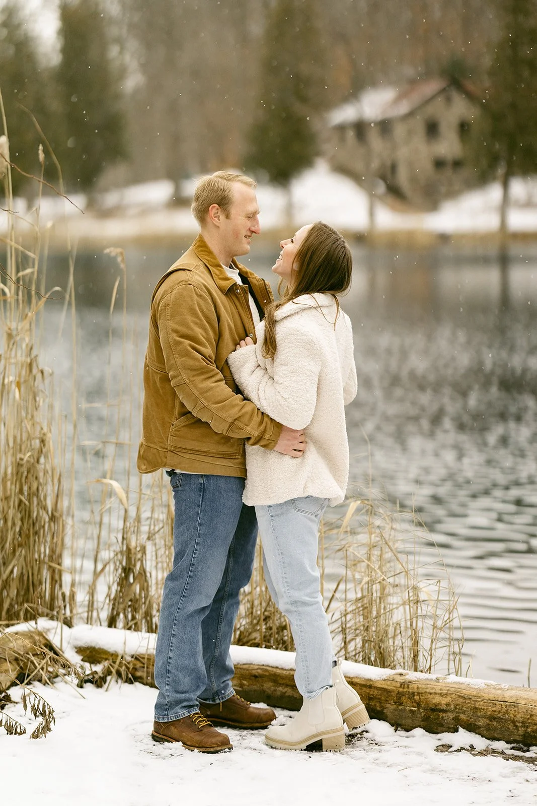 winter engagement photos dustin-taylor-green-lakes-state-park-engagement-shoot-emilee-carpenter-photography-14.jpg