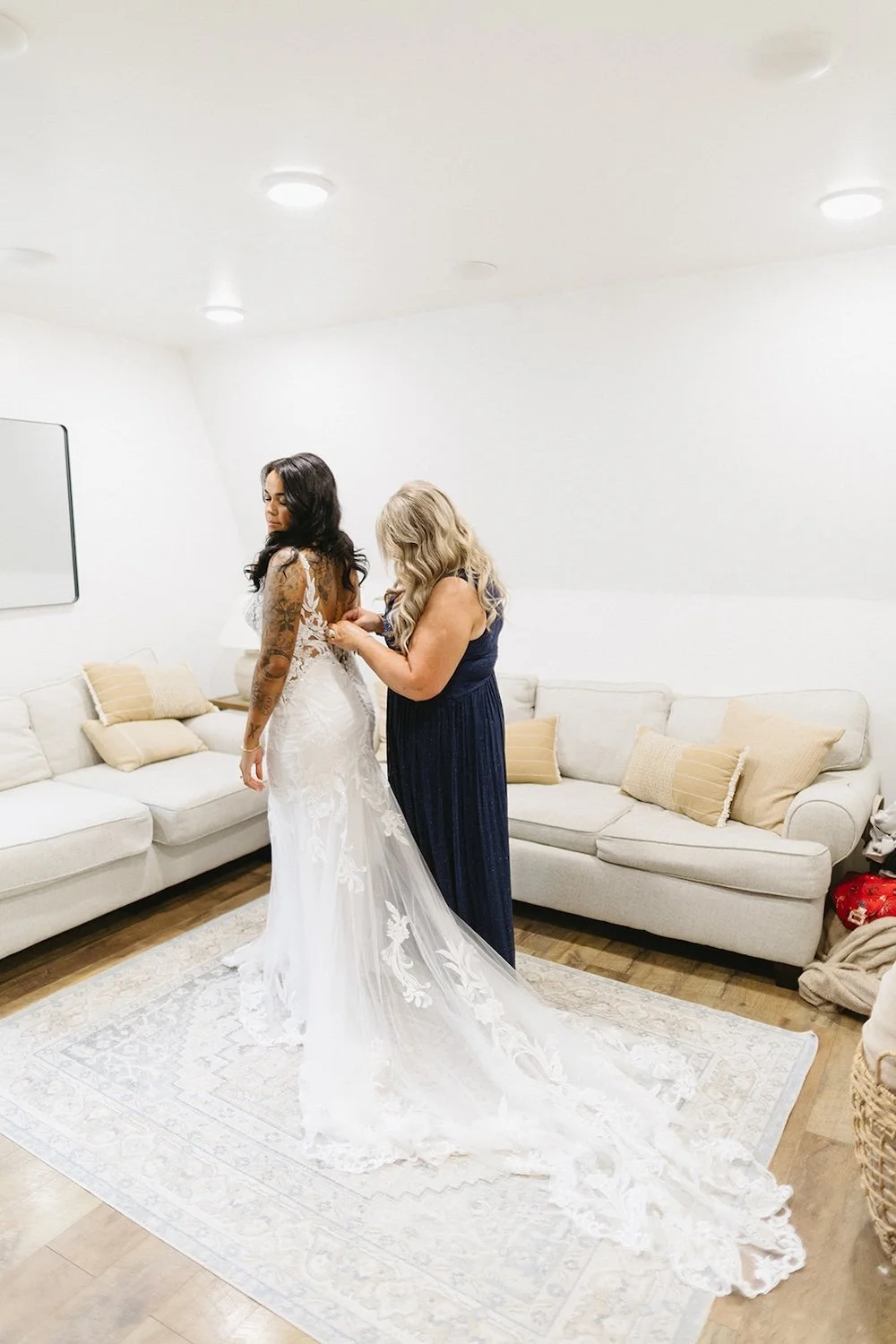 modern-rustic-wedding-at-the-pines-in-upstate-ny-5.jpg