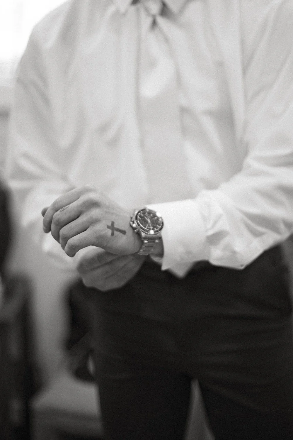 modern-rustic-wedding-at-the-pines-in-upstate-ny-9.jpg