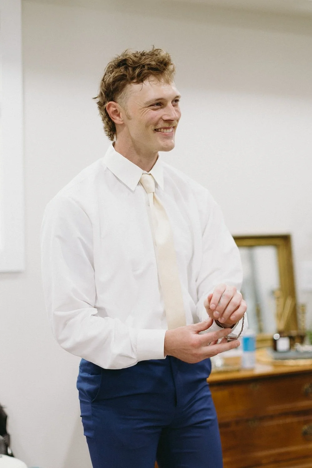 modern-rustic-wedding-at-the-pines-in-upstate-ny-8.jpg