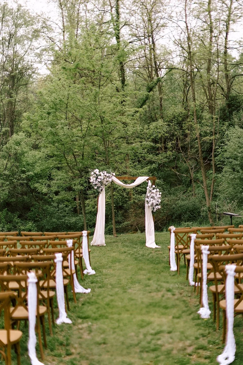 modern-rustic-wedding-at-the-pines-in-upstate-ny-35.jpg