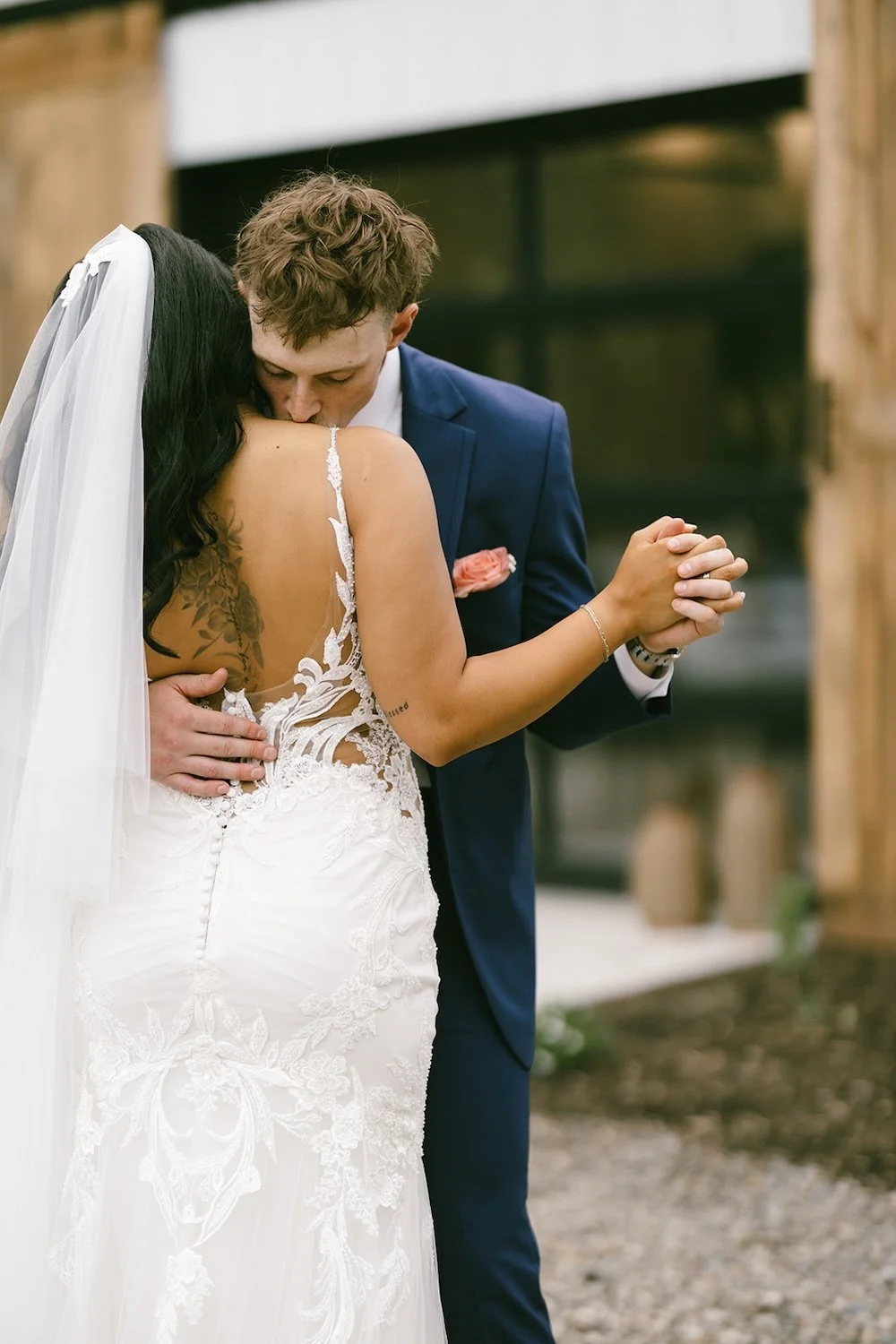 modern-rustic-wedding-at-the-pines-in-upstate-ny-34.jpg