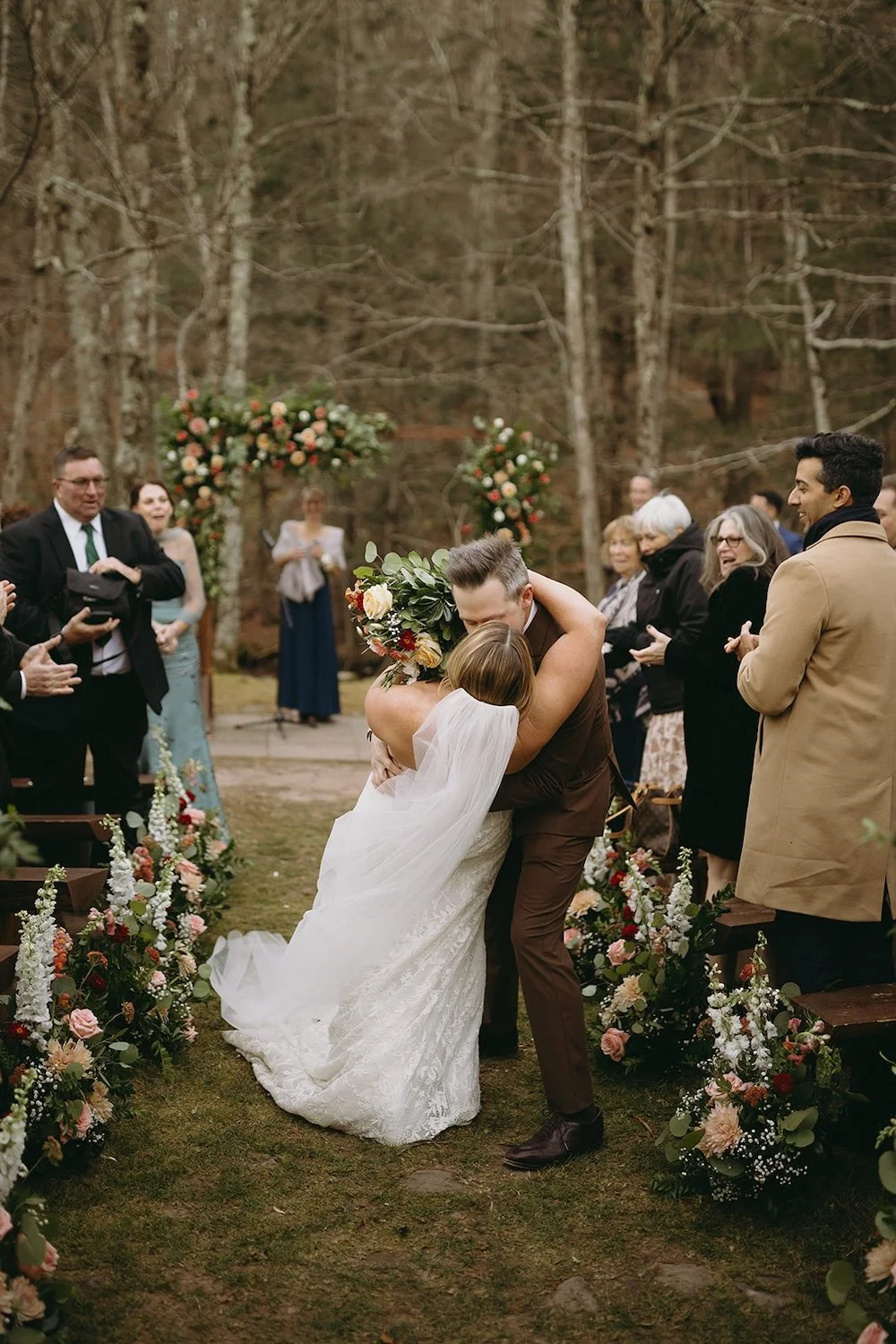 earthy-and-romantic-catskills-wedding-at-full-moon-resort-madi-and-eric-7.jpg