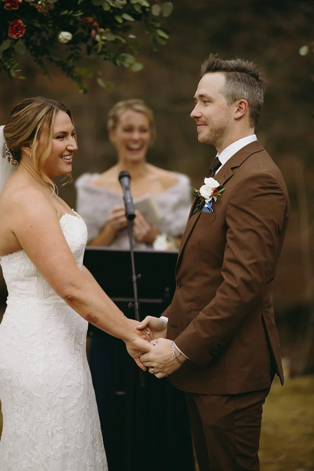 earthy-and-romantic-catskills-wedding-at-full-moon-resort-madi-and-eric-490.jpg