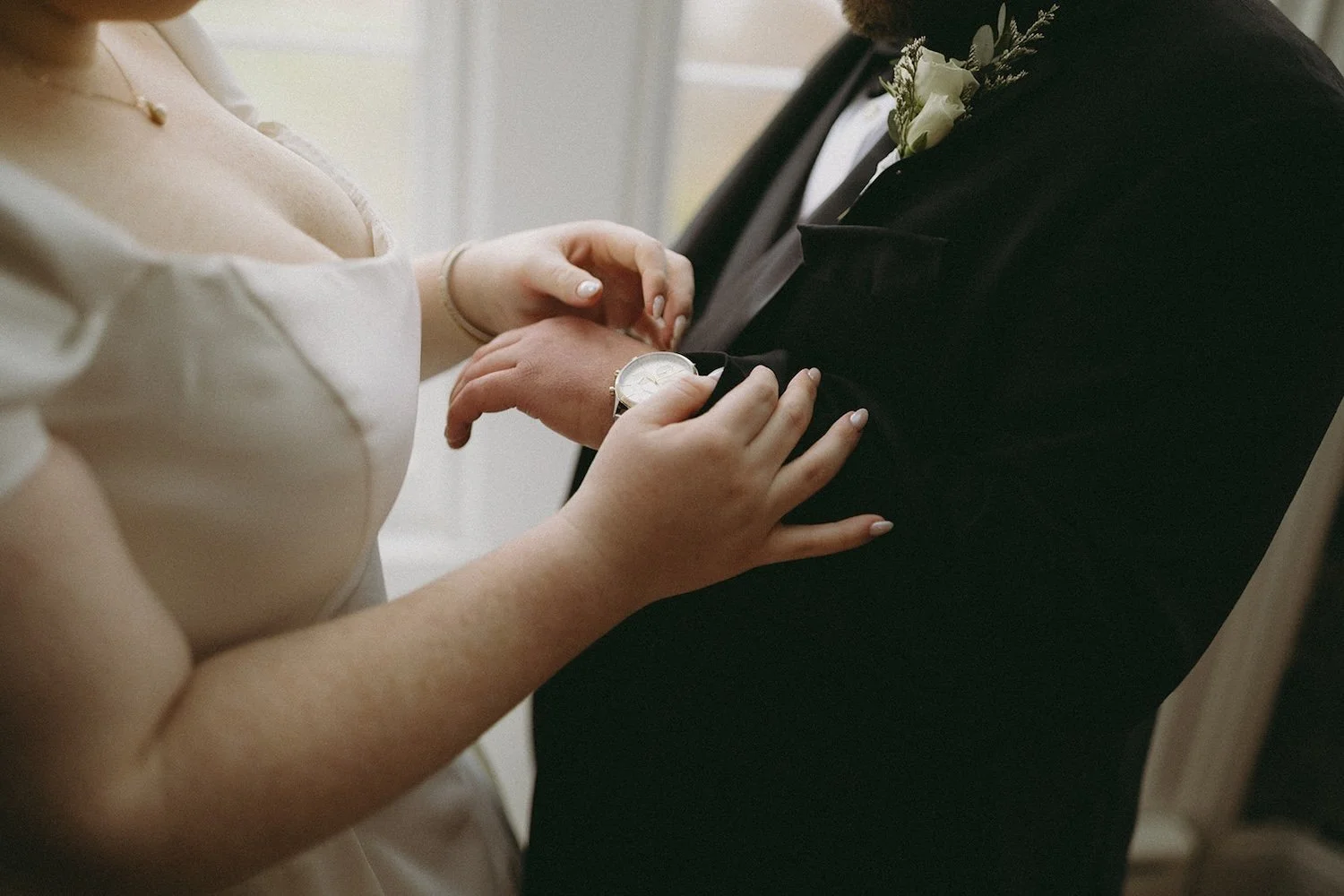 small-intimate-wedding-at-the-inn-at-taughannock-falls-in-the-finger-lakes-ny-kate-and-brian-24.jpg