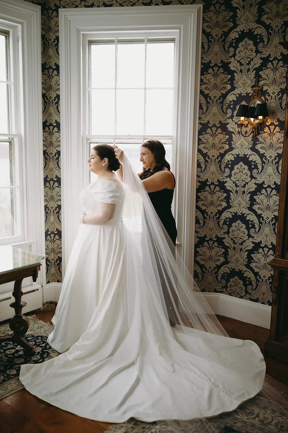 small-intimate-wedding-at-the-inn-at-taughannock-falls-in-the-finger-lakes-ny-kate-and-brian-42.jpg