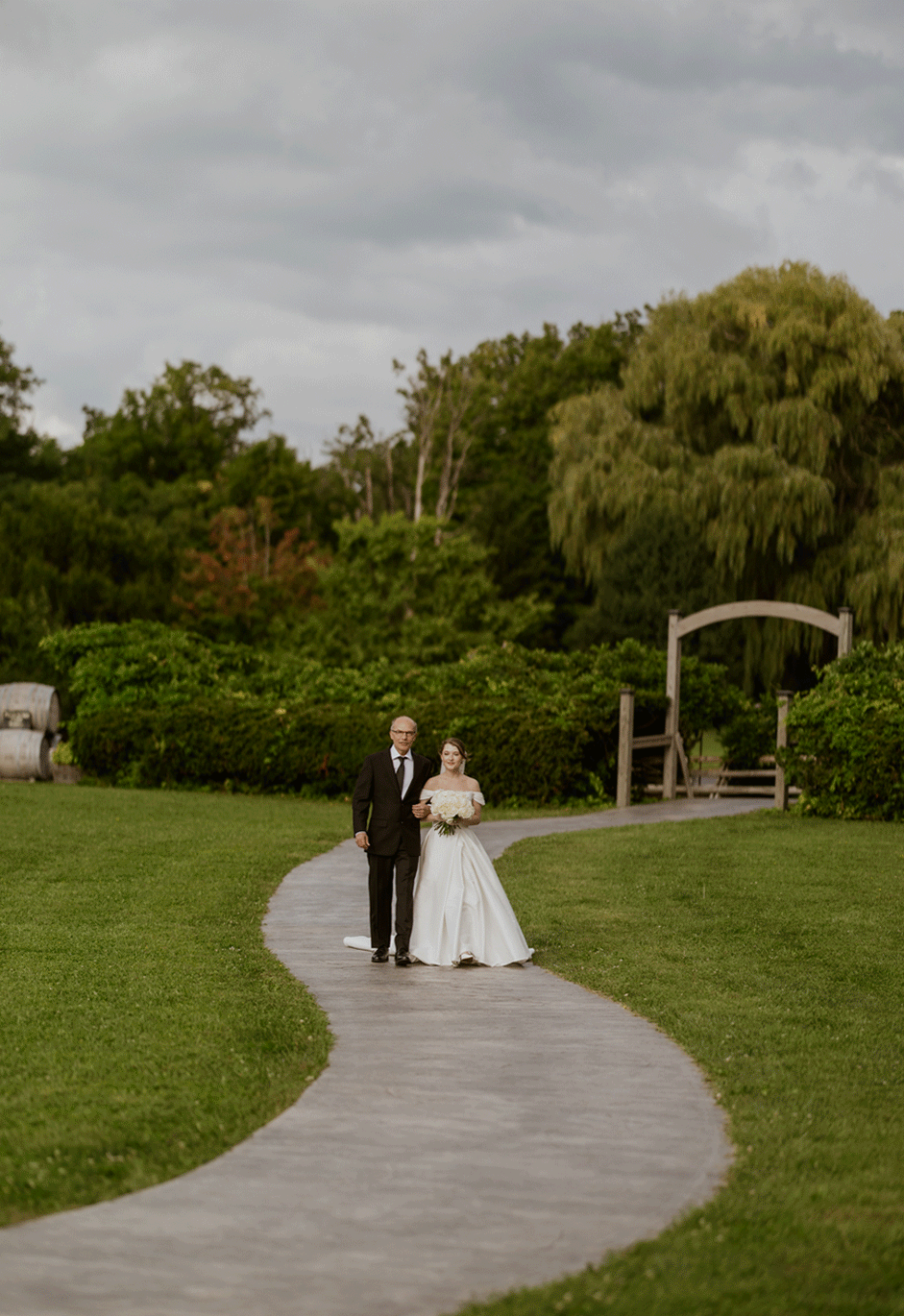 classic-lakeside-wedding-at-wagner-vineyards-on-seneca-lake-zoe-and-mike-8.gif
