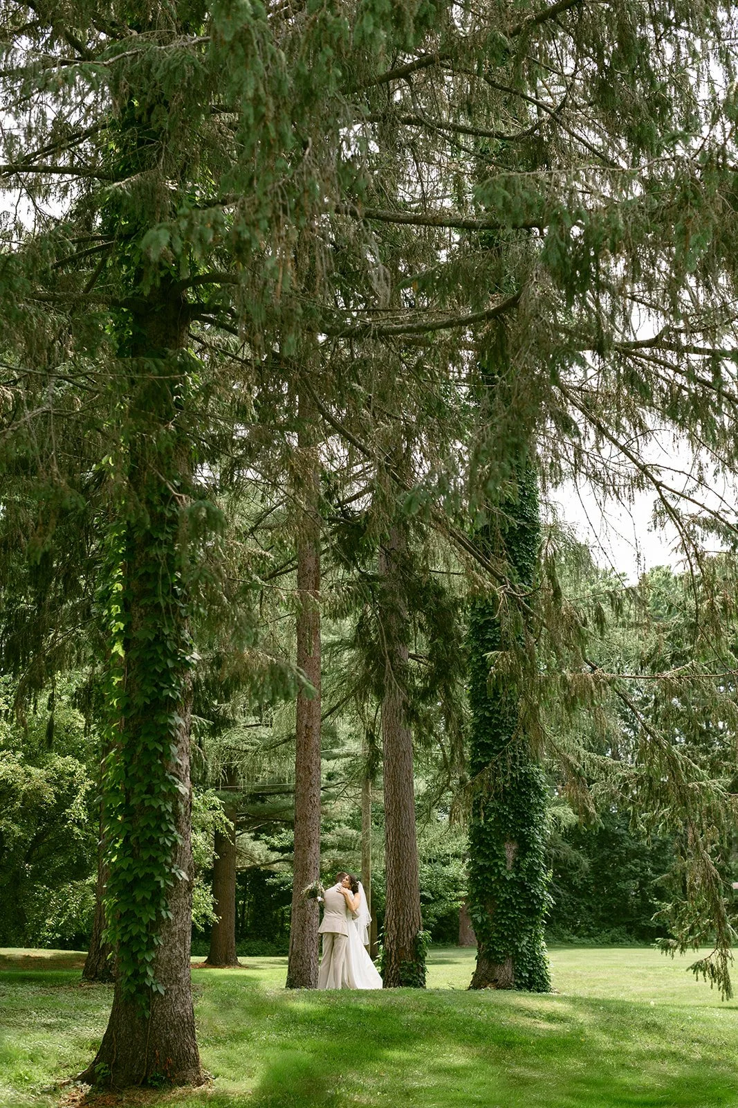 Wedding first look between bride and groom before their Upstate New York wedding