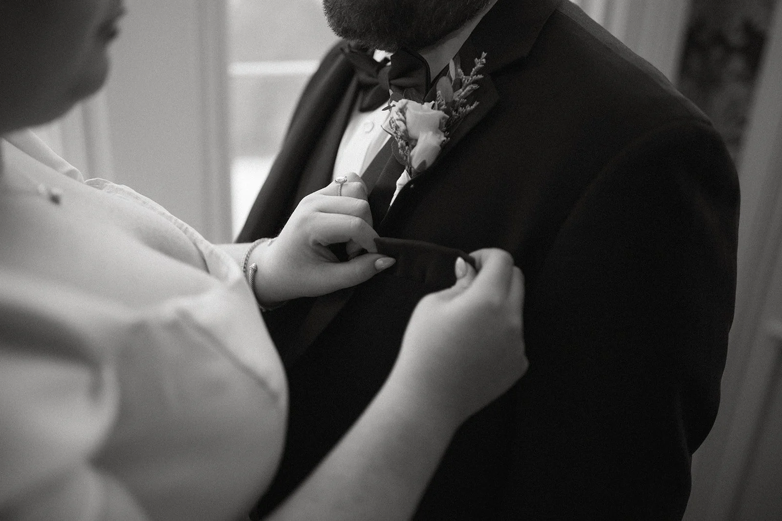 wedding first lookkate-brian-finger-lakes-wedding-emilee-carpenter-photography-152.jpg