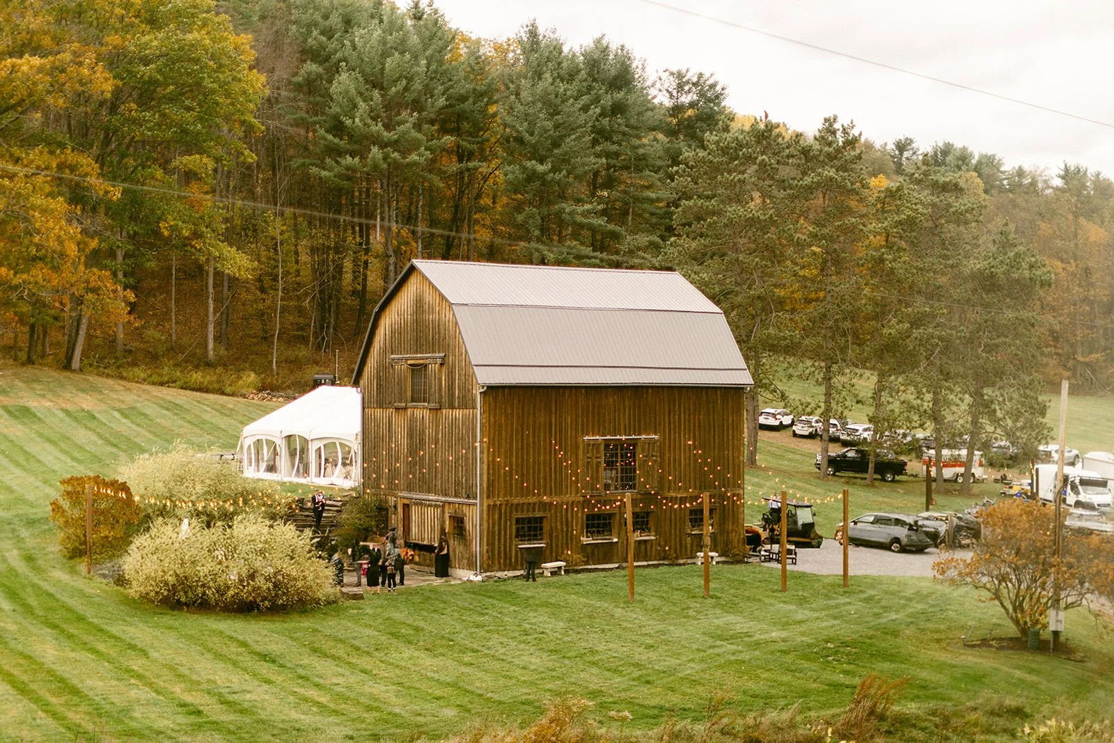 A beautiful view of the Homestead Blessings Barn wedding venue.