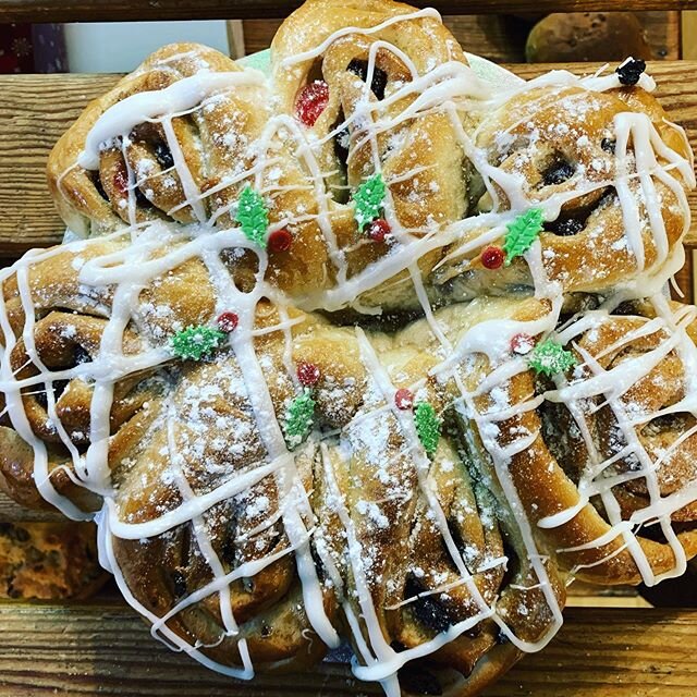 That time of year again! Chelsea bun ring.
#christmasiscoming #chelseabun #goodfood #uppingham #rutland #fruity #christmasfayre