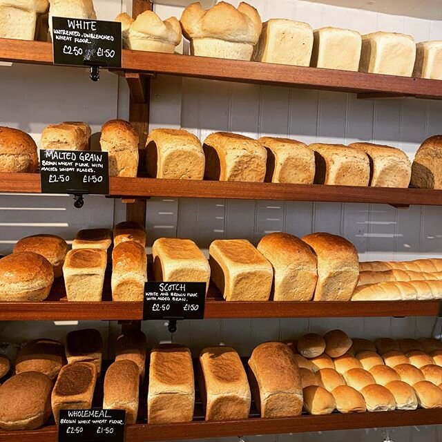 So good to be back with our fresh baked bread and goodies!

#bread #icedbuns #jamdoughnuts #chelseabuns #bakery #uppingham #rutland #fresh #smellthebread #openagain