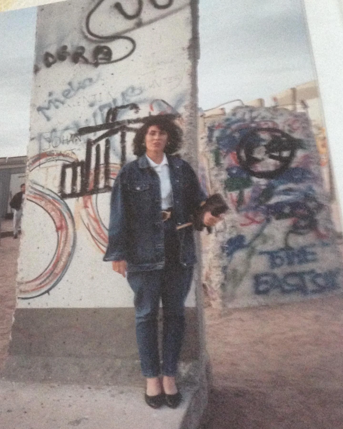 Eileen at the Berlin Wall when it was dismantled. 
&bull;
#history #historic #travel #travelingram #berlin #berl&iacute;nwall