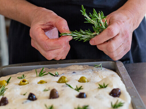 Bread-focaccia.jpg