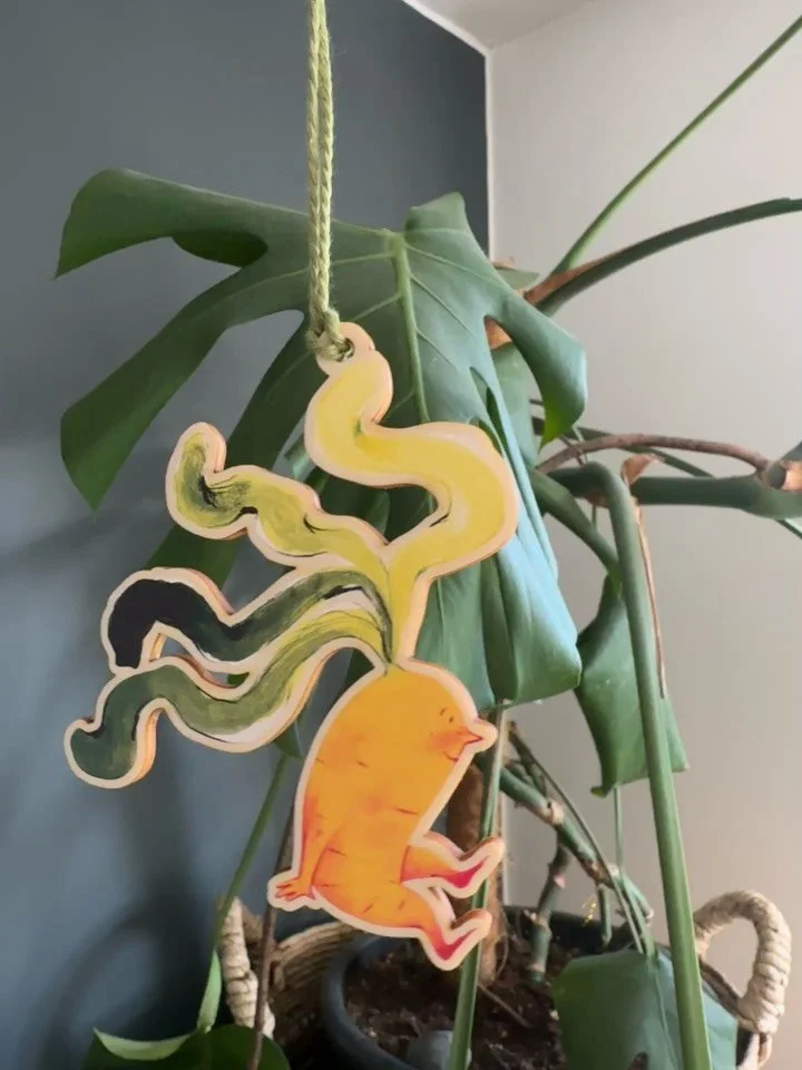 This wooden decorations will be available soon in my shop!! Aren&rsquo;t they cute!!!? Watch this space! There are not many! 🤪🛍️