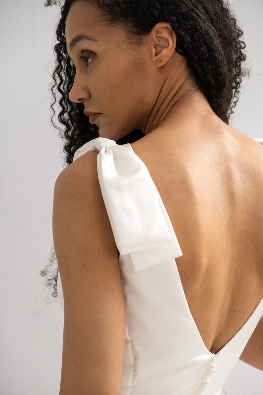 shoulder bow detail on Catherine back detail