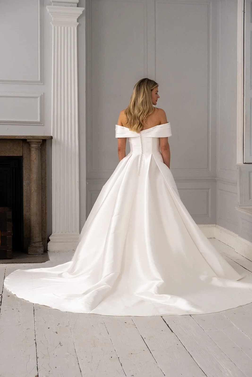 Holly-Rose-back full length view 