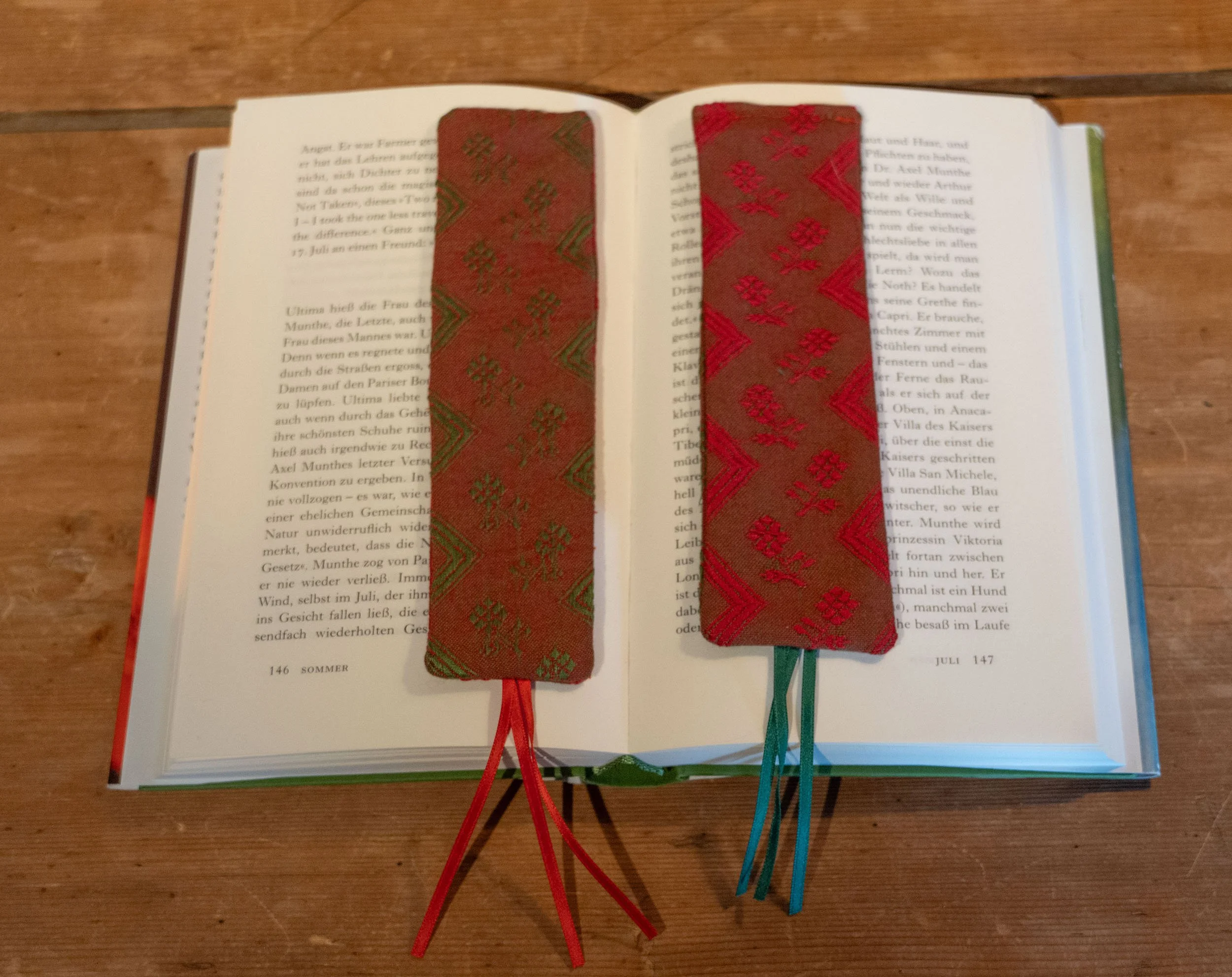 Buchzeichen Handgewebter Jacquardstoff 2.jpg