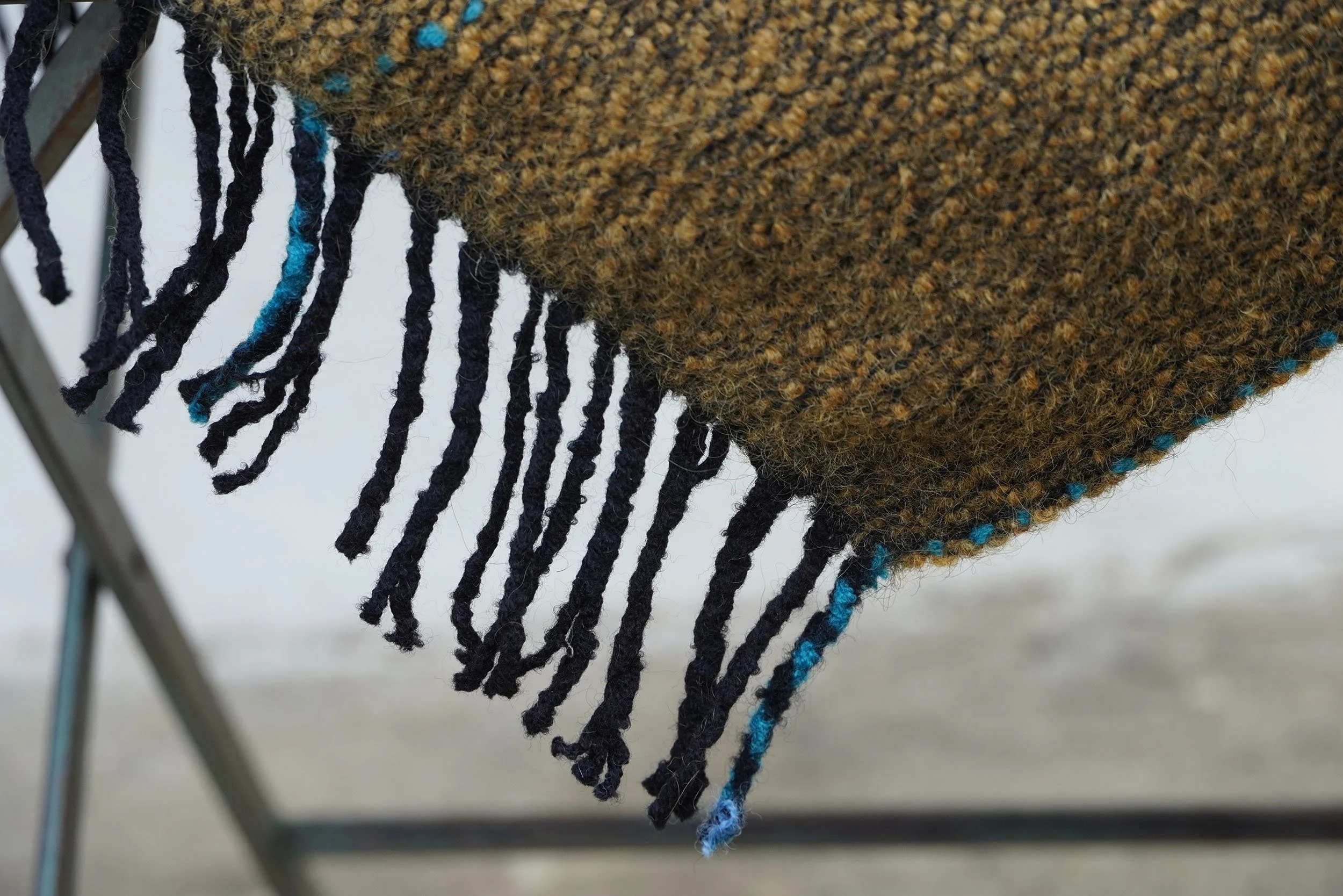 Woldecke Spuren gelb Fransen.jpg