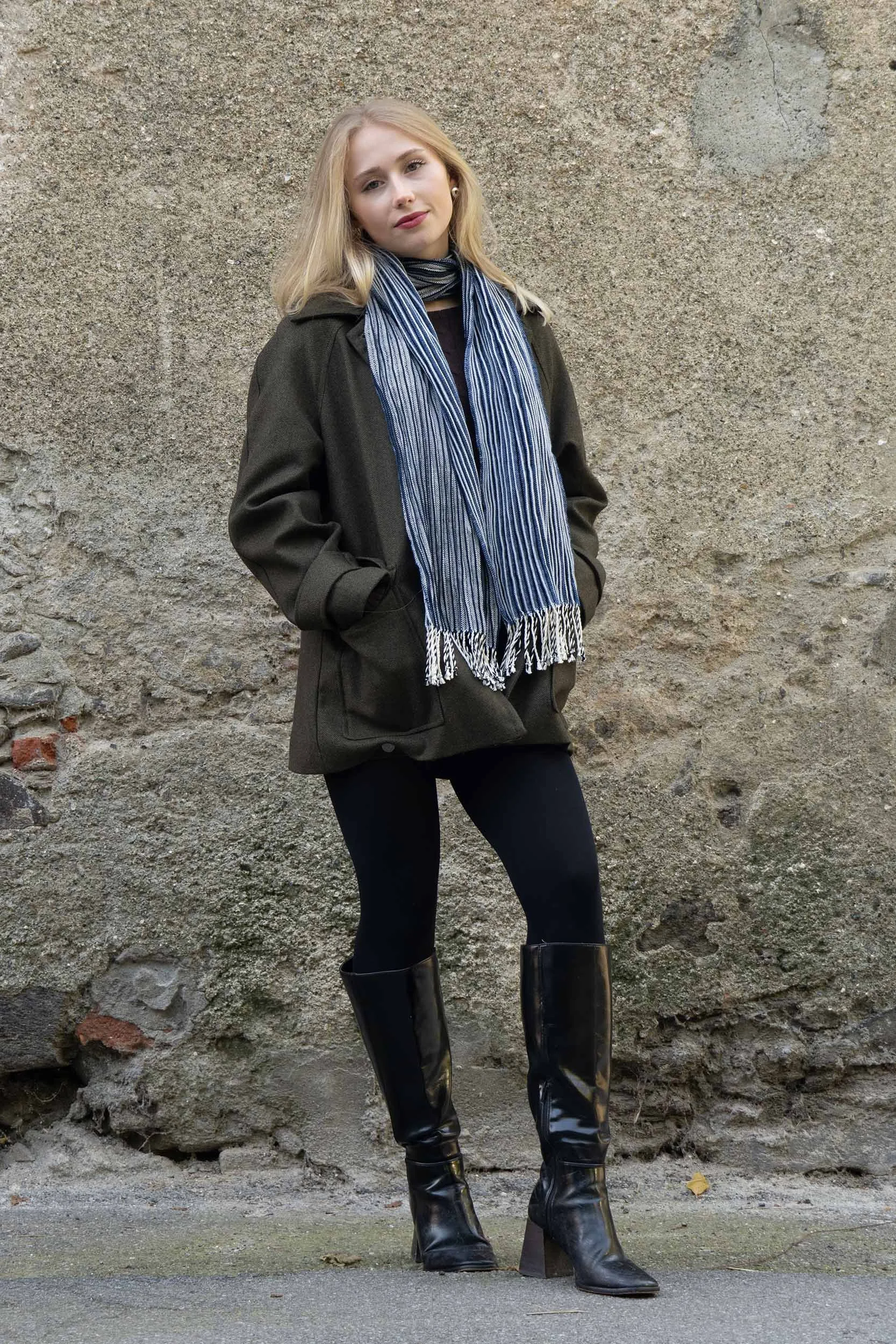 Chanterelle blaues Halstuch.jpg