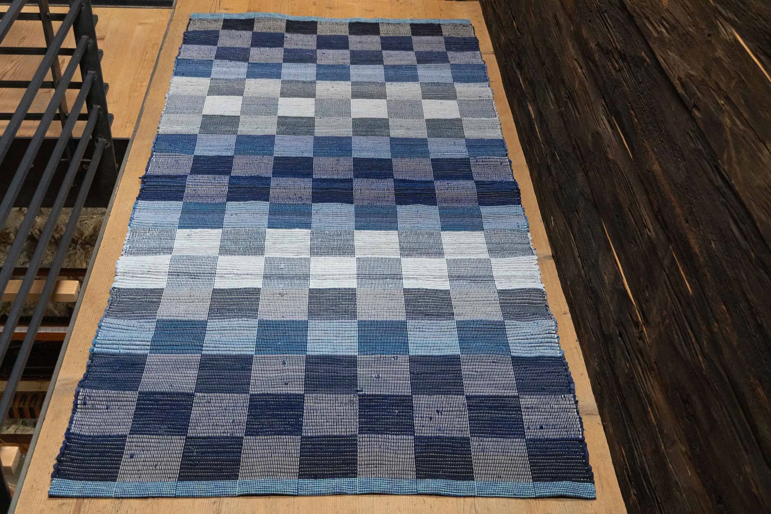 Flickenteppich blaue Quadrate.jpg